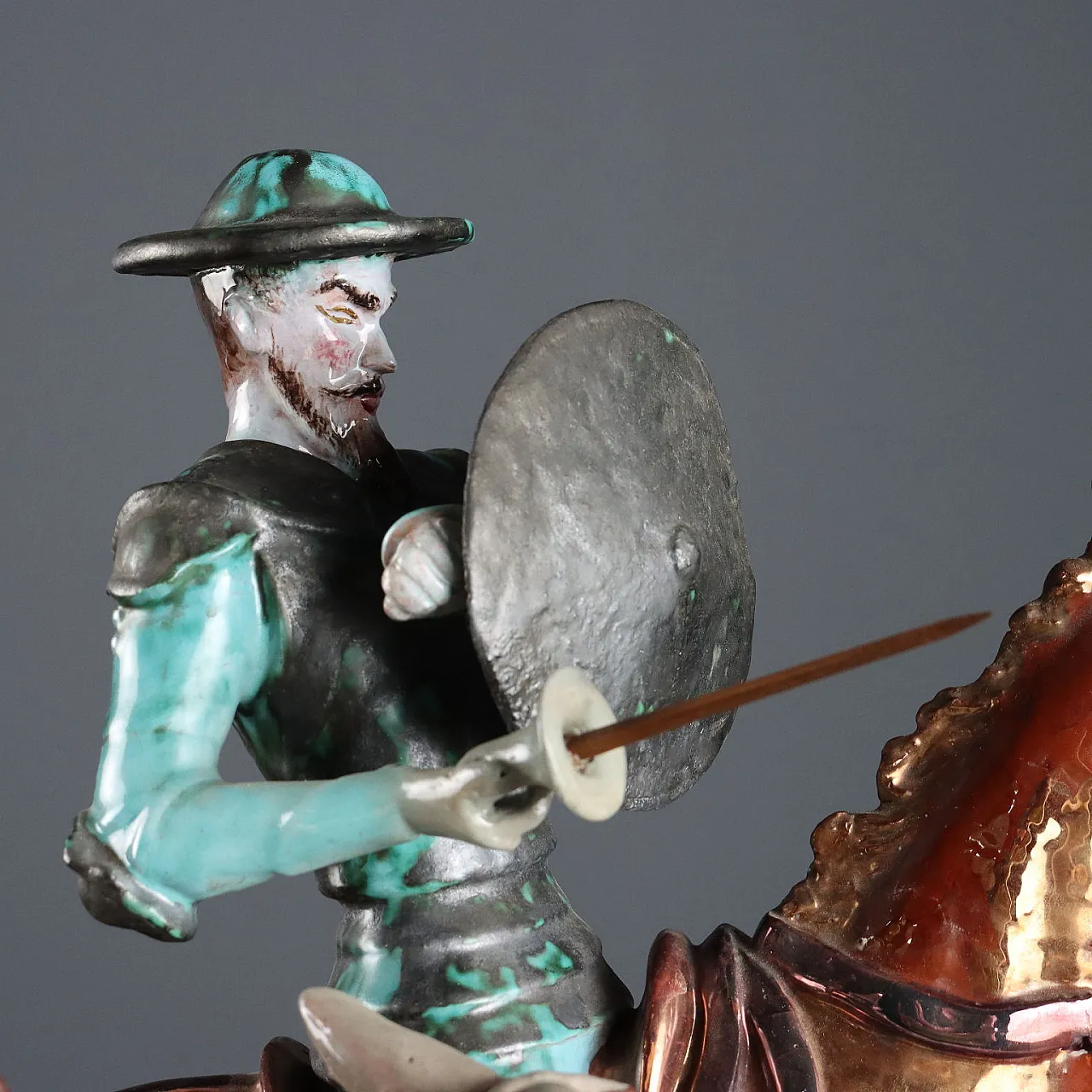 Scultura in terracotta invetriata di Don Chisciotte e Sancho Panza di Trevir 8