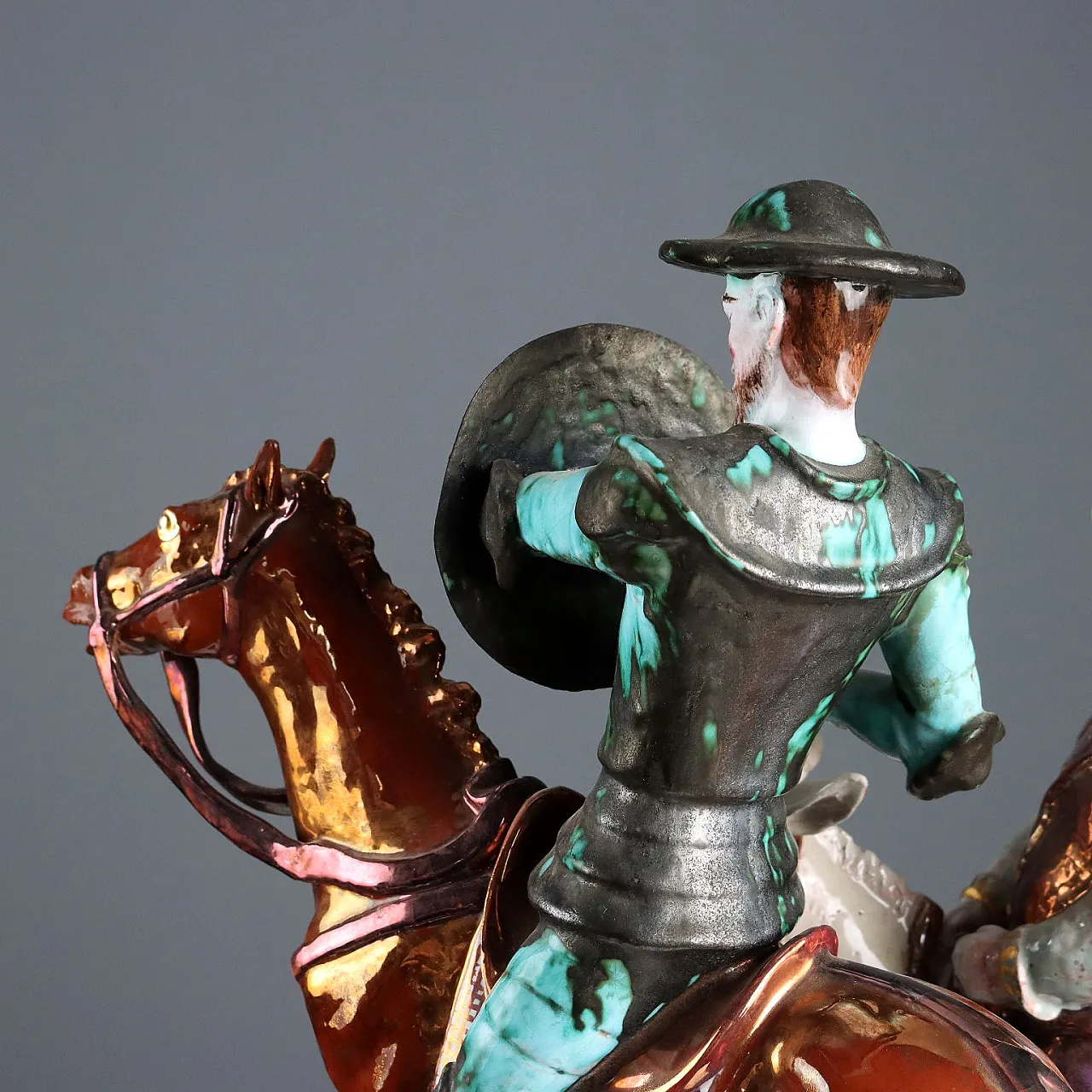 Scultura in terracotta invetriata di Don Chisciotte e Sancho Panza di Trevir 10