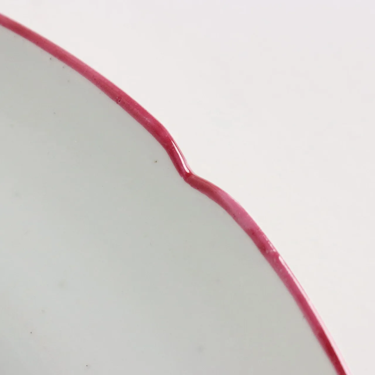 Coppia di piatti polilobati in porcellana di Ludwigsburg, inizio '800 5