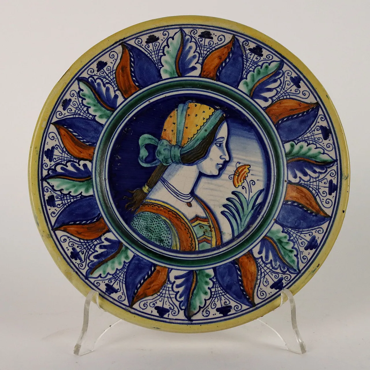 Coppia di piatti in maiolica, Manifattura Deruta, fine '900 7