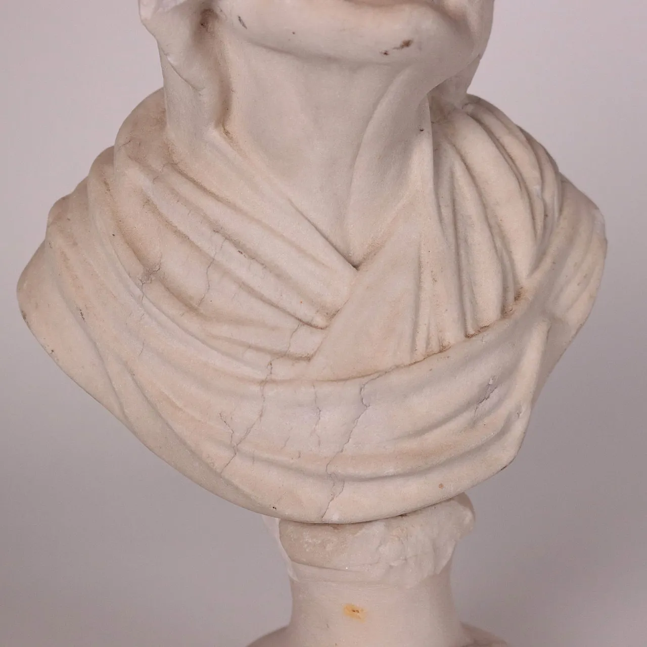 Marble bust of old woman, 1700s 5