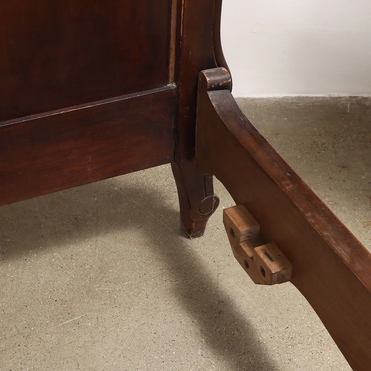 Coppia di letti in stile Barocchetto in noce, '900 8