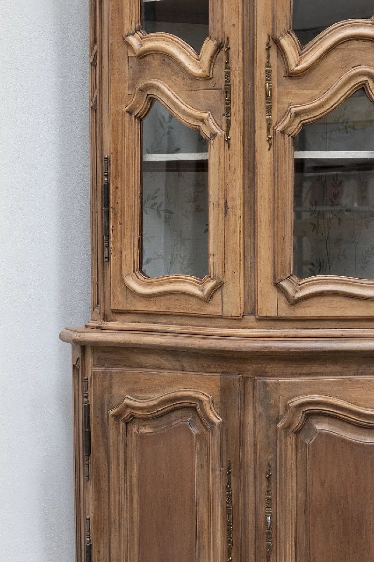 Angoliera artigianale in noce, '900 3