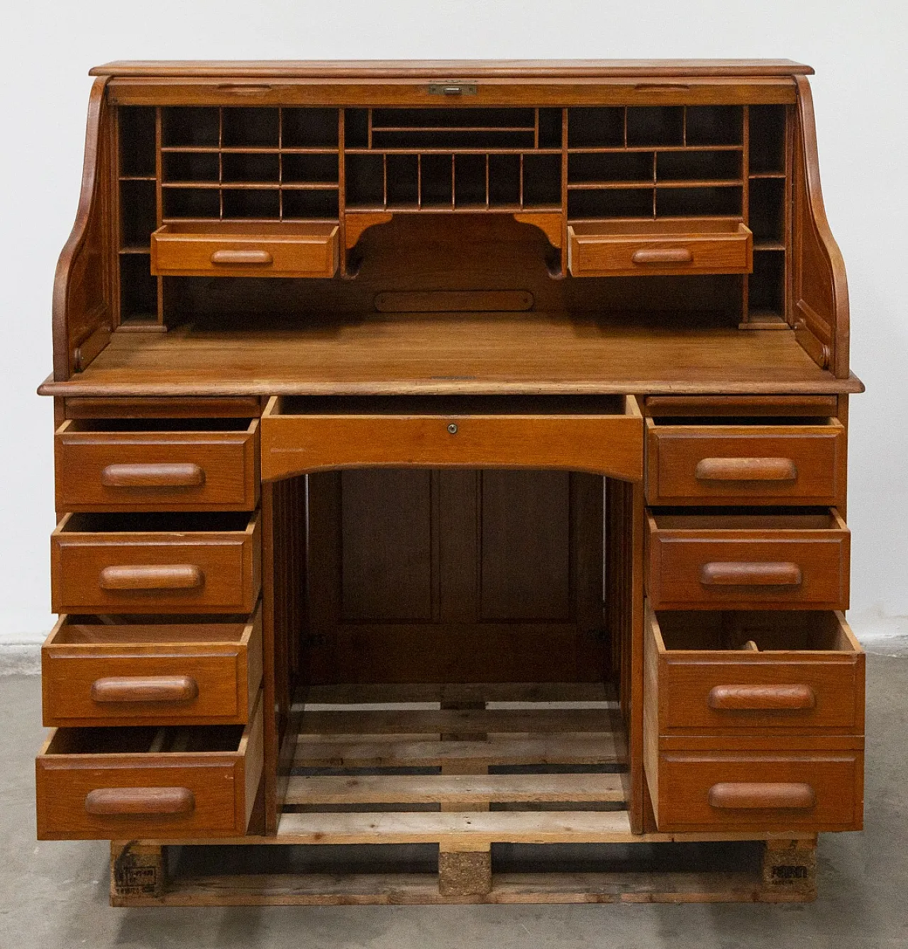 Scrivania ministeriale americana in legno, anni '40 2