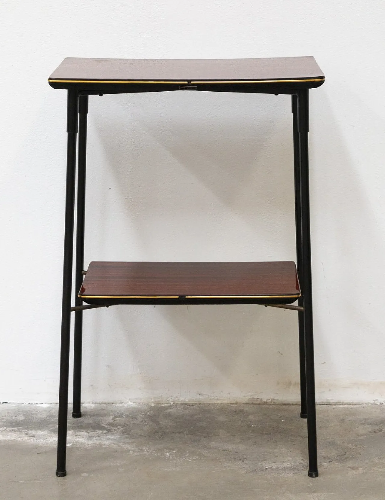 Tavolino a due ripiani in mogano e ottone, fine '900 1