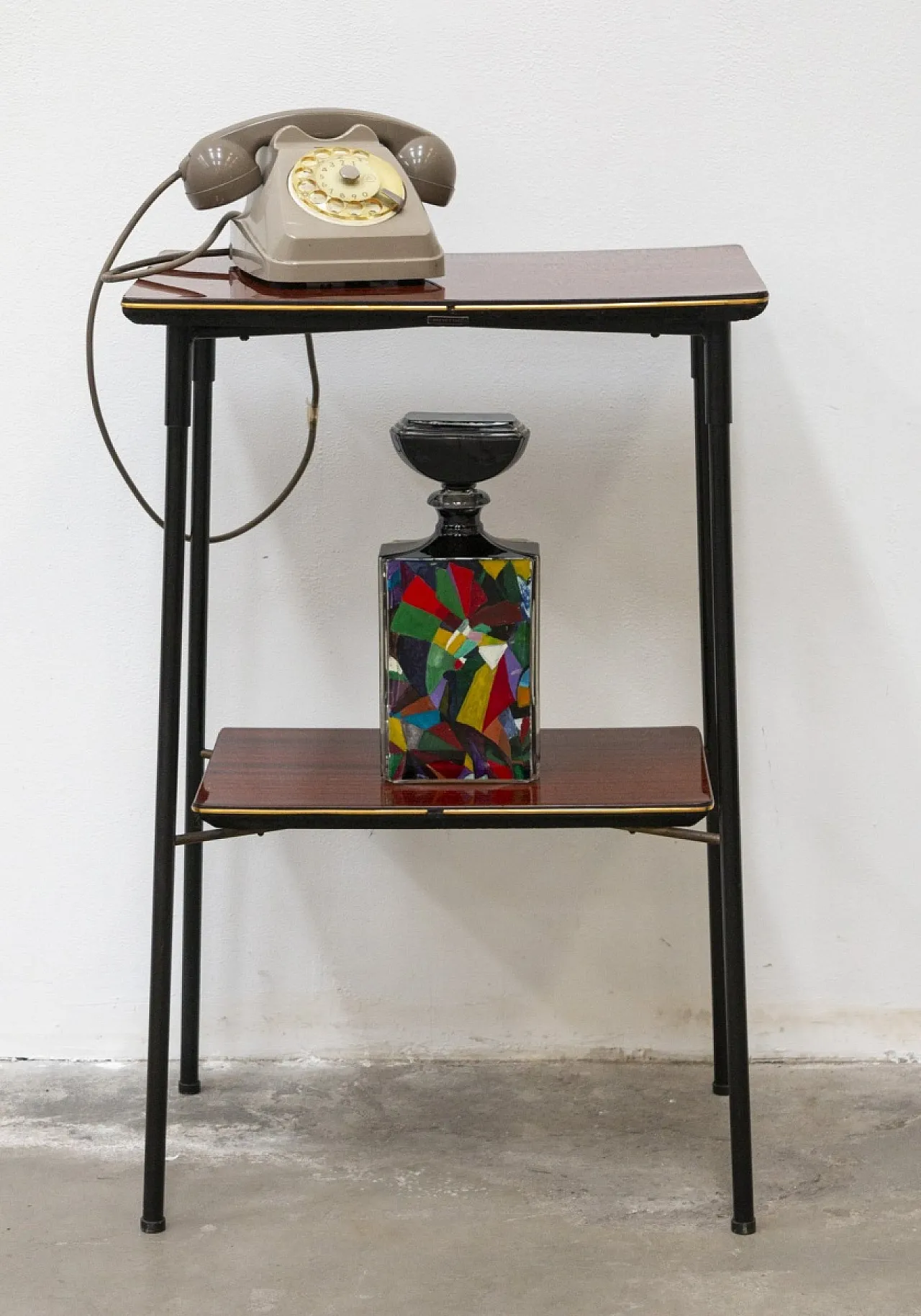 Tavolino a due ripiani in mogano e ottone, fine '900 13