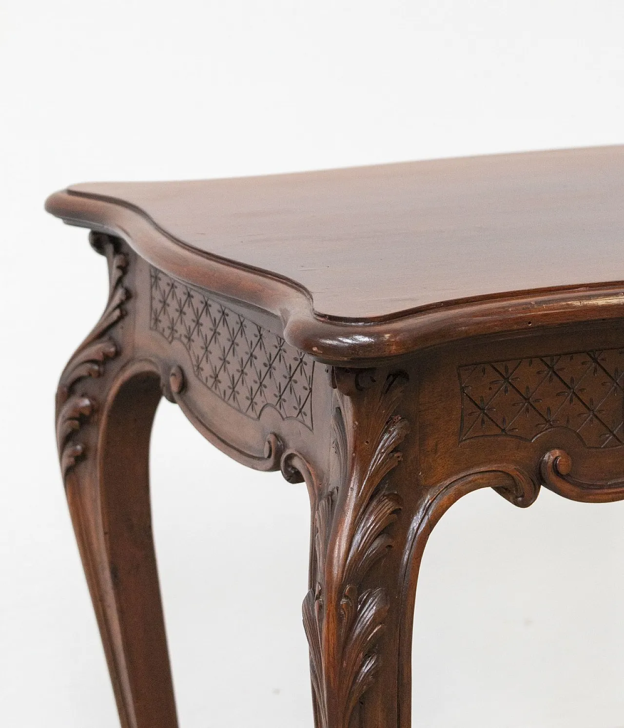 Louis XV style walnut coffee table, 19th century 3