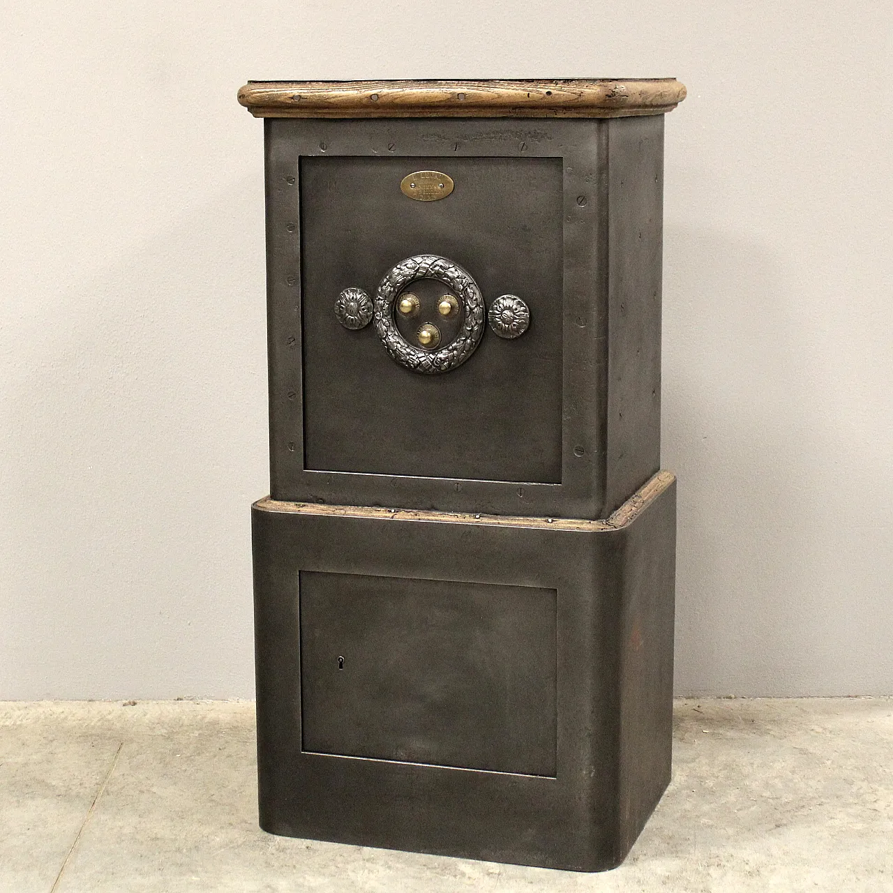 Cassaforte in legno e ferro, fine '800 1