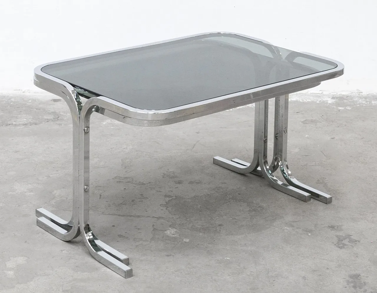 Pair of steel and smoked glass coffee tables, 20th century 4