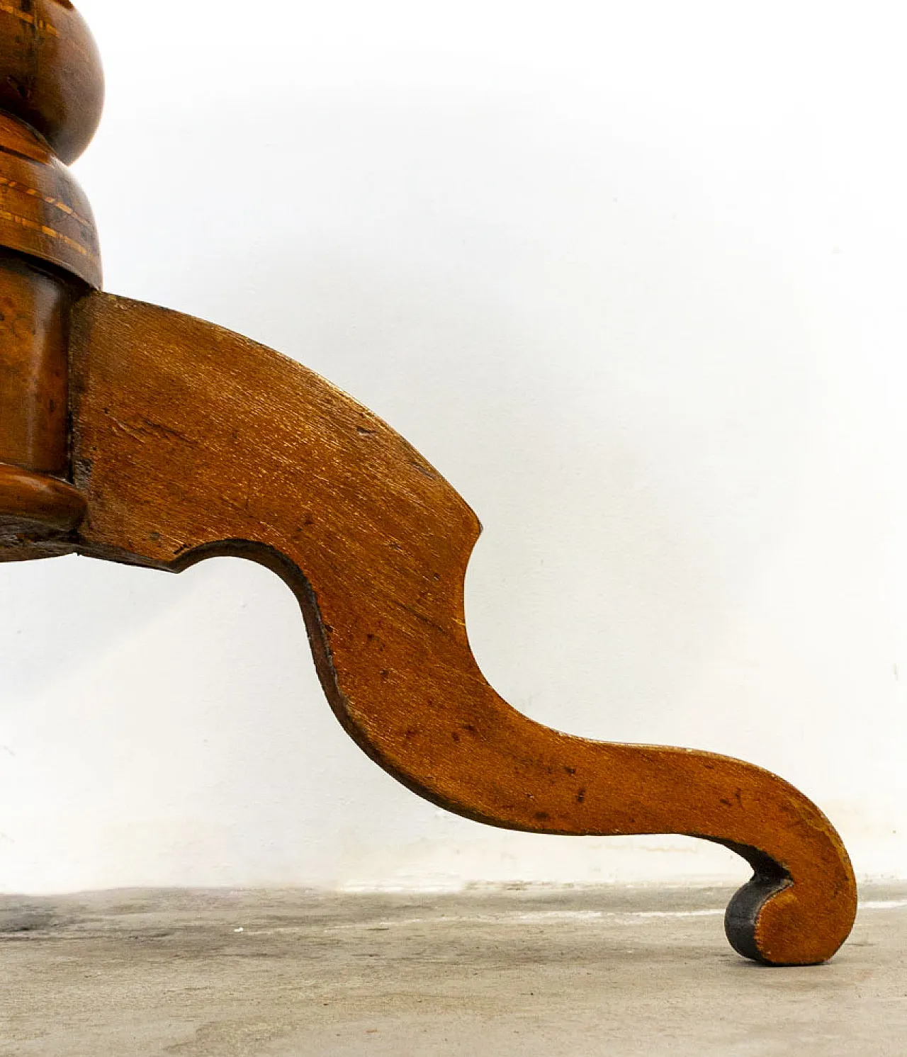 Round inlaid coffee table by Rolo, early 19th century 6