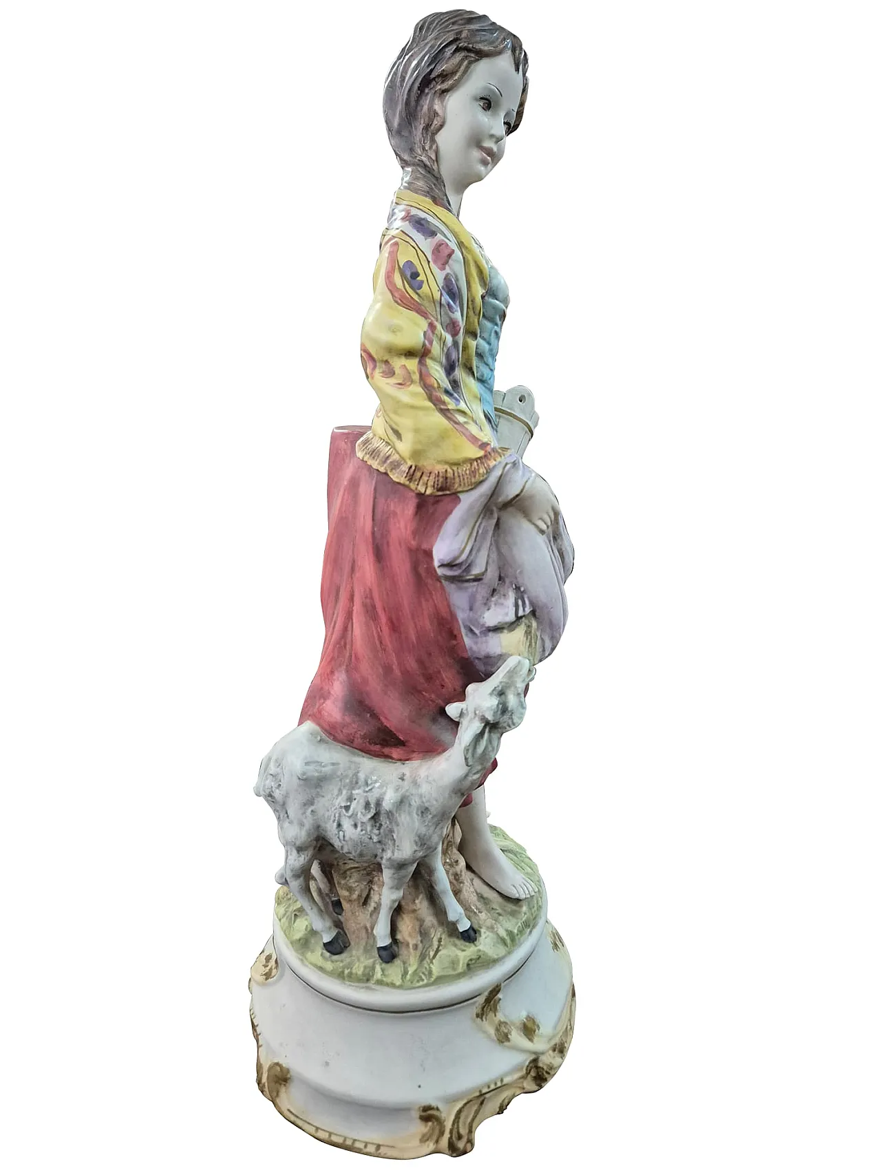 Scultura in porcellana di Giovane contadina con agnello, anni '70 2