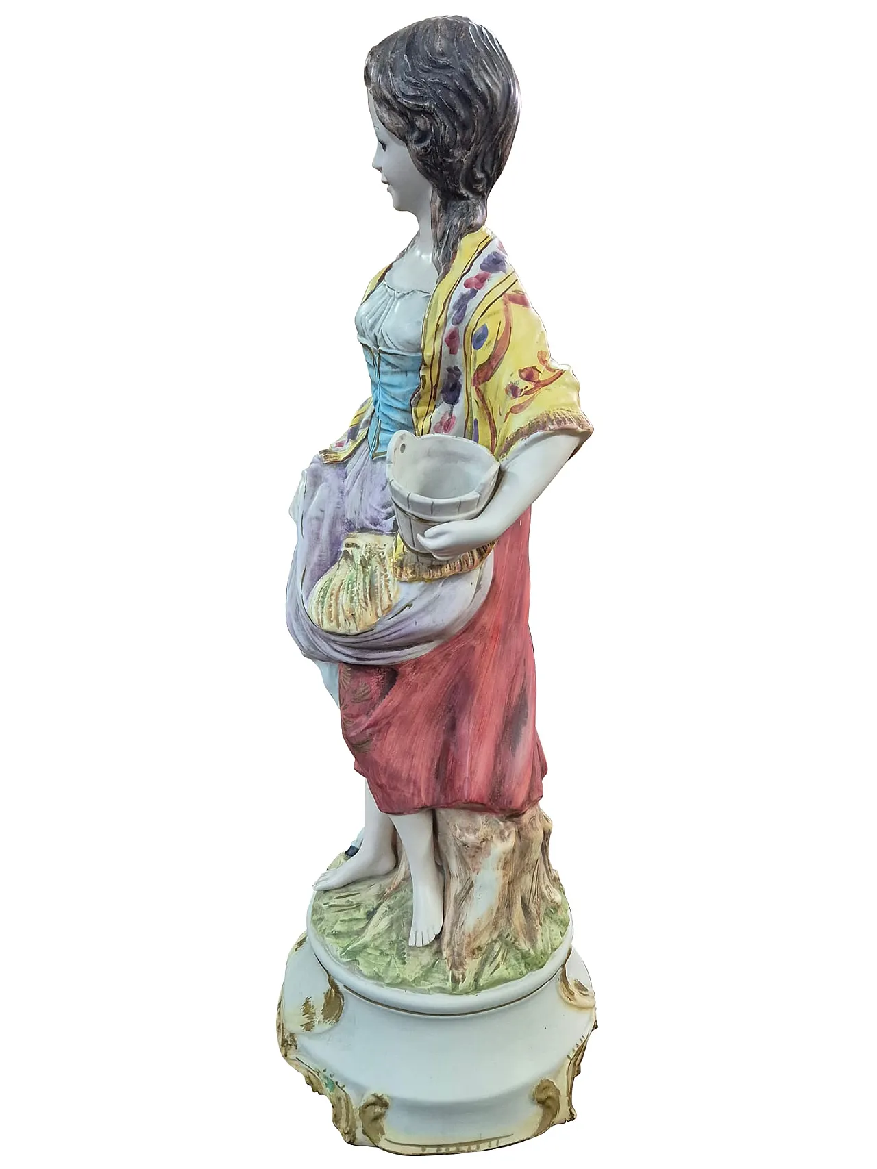 Scultura in porcellana di Giovane contadina con agnello, anni '70 3