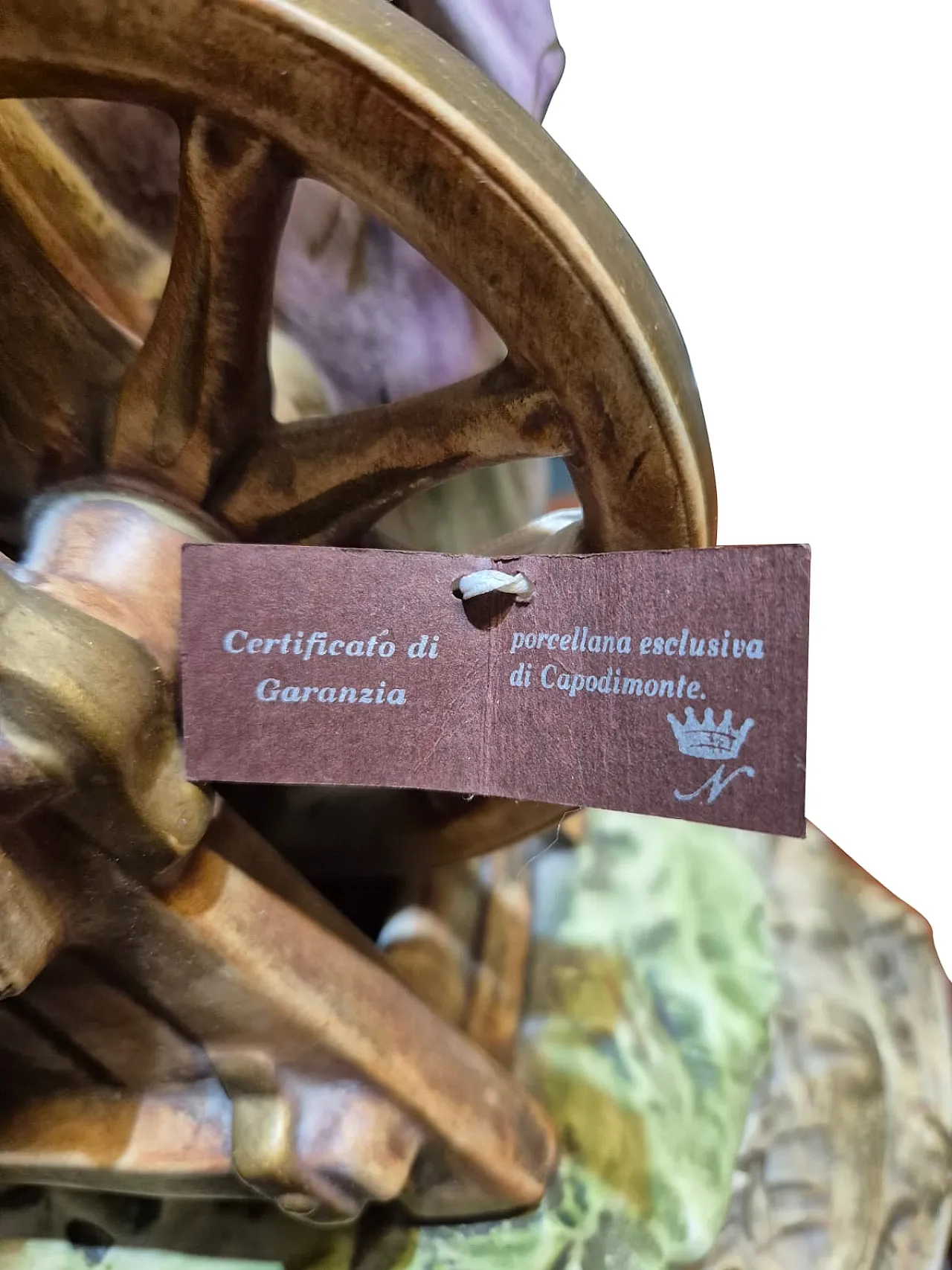 Lampada in porcellana di Capodimonte con scena pastorale, anni '70 9