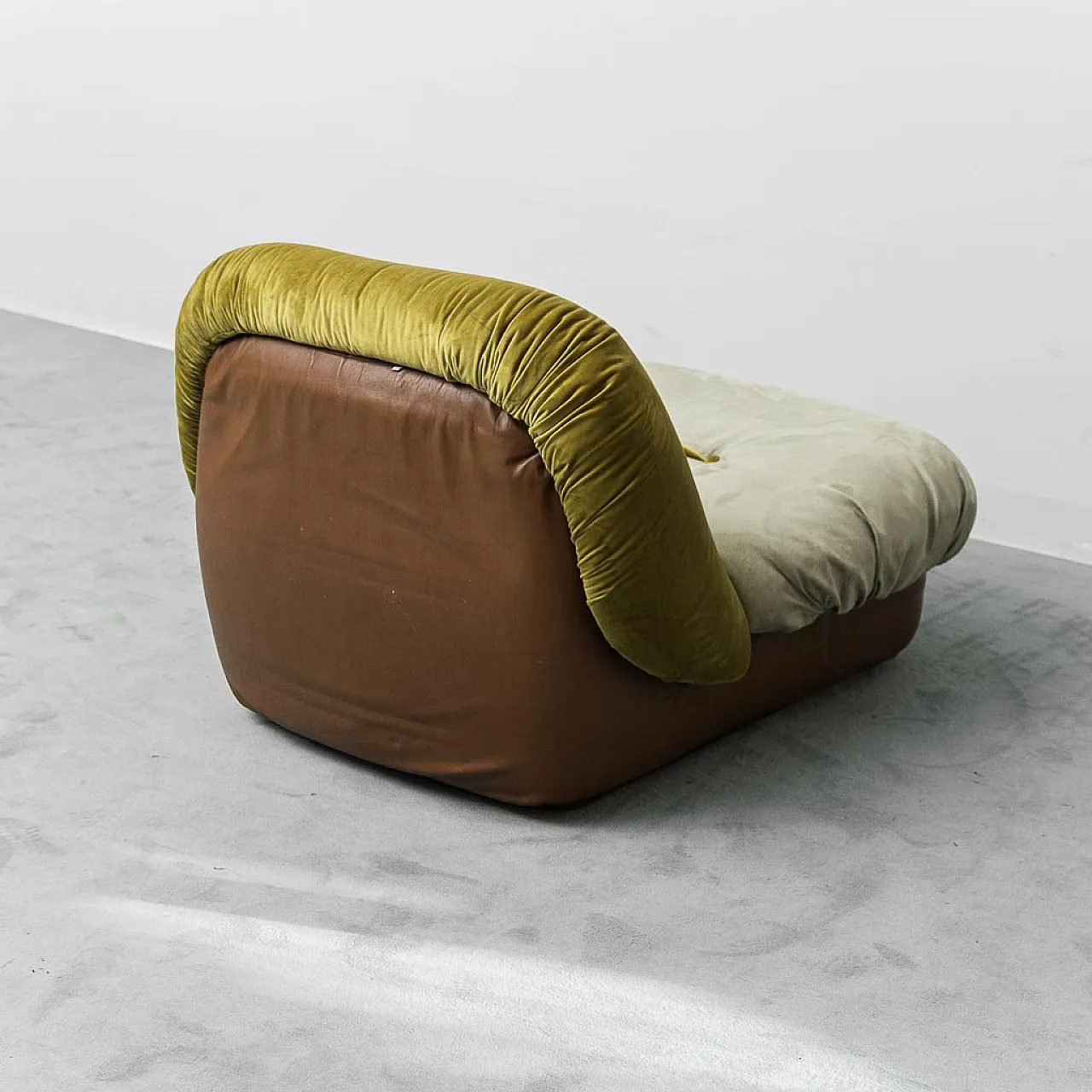 Poltrona Saporiti in pelle e tessuto, anni '70 9