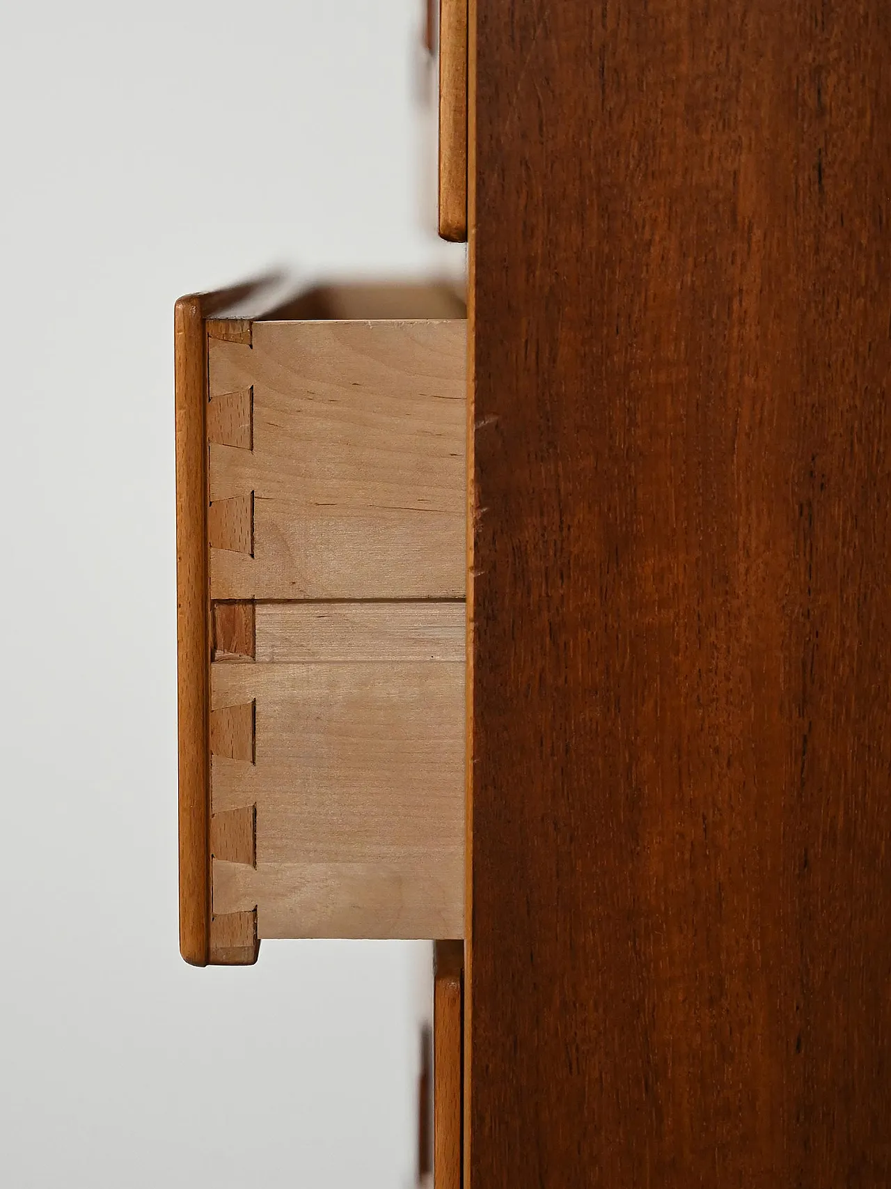 Settimanale svedese in teak Treman 7