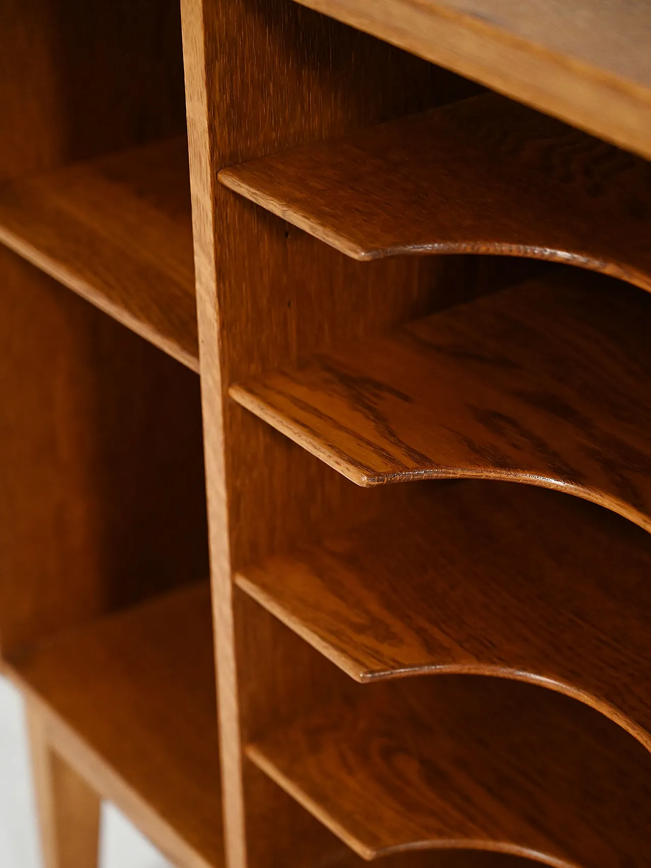 Mobiletto portariviste in rovere Åvidabergs anni ’50 5