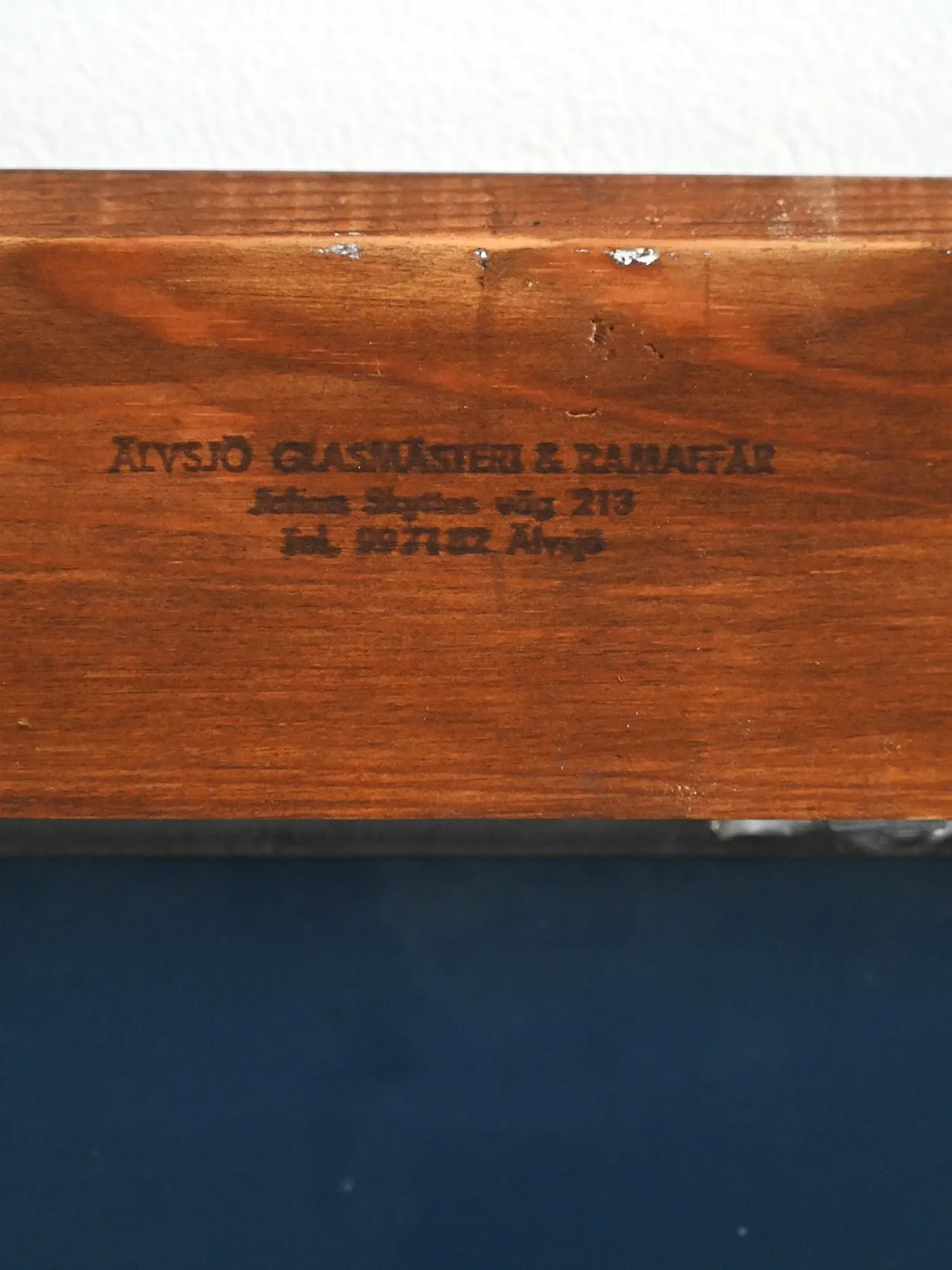 Specchio scandinavo con cornice in vetro piombato azzurro 7