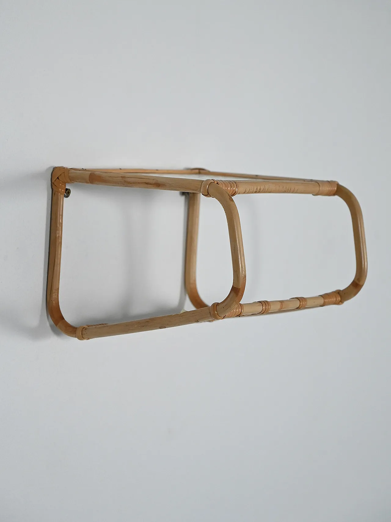 Comodino sospeso in bambù anni ’60 4