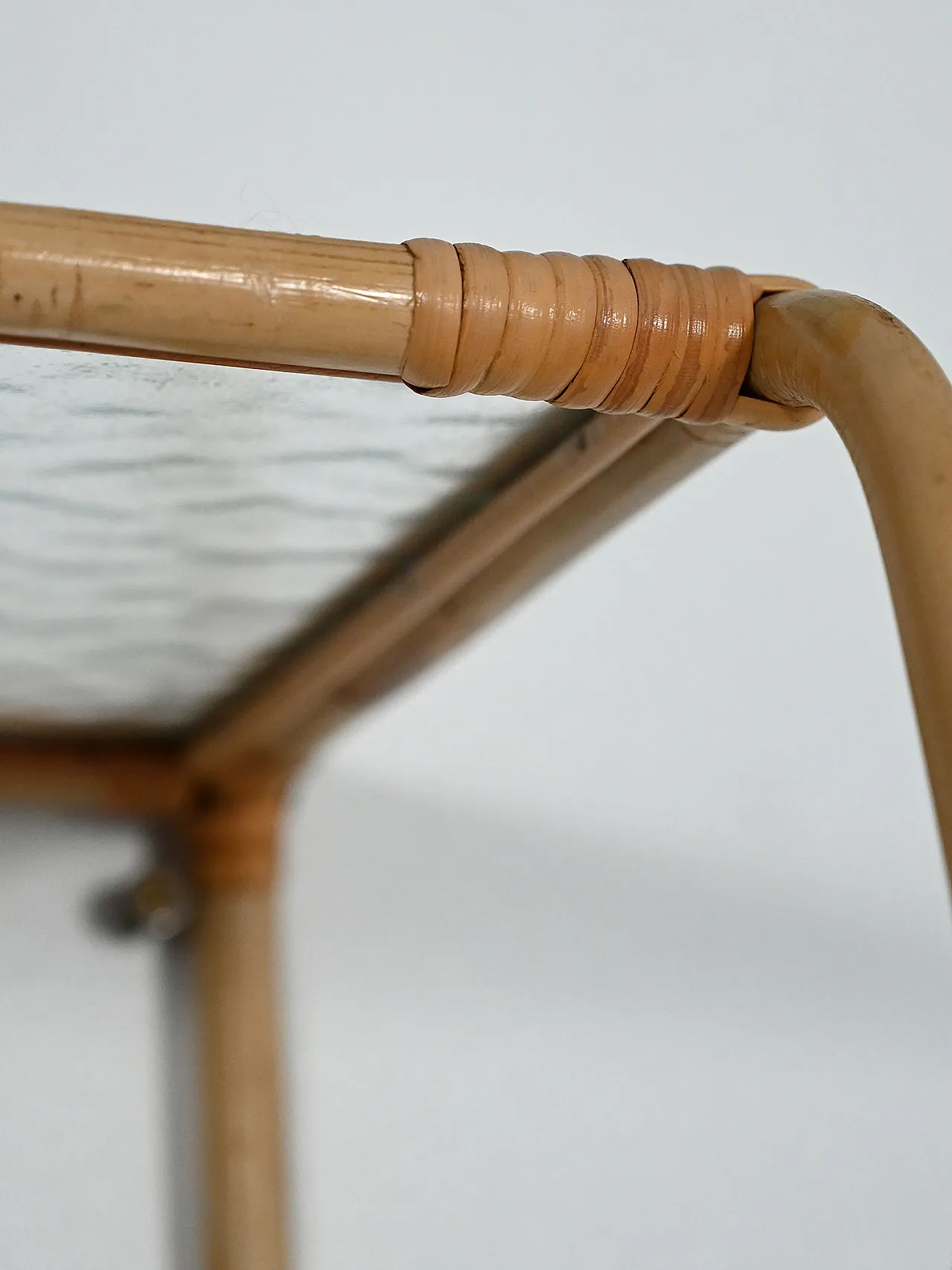 Comodino sospeso in bambù anni ’60 6