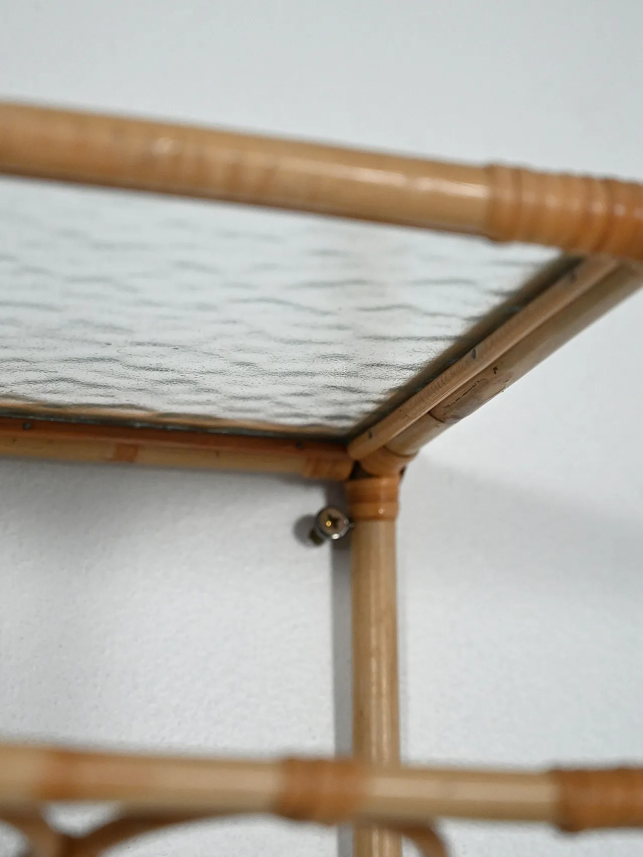 Comodino sospeso in bambù anni ’60 7