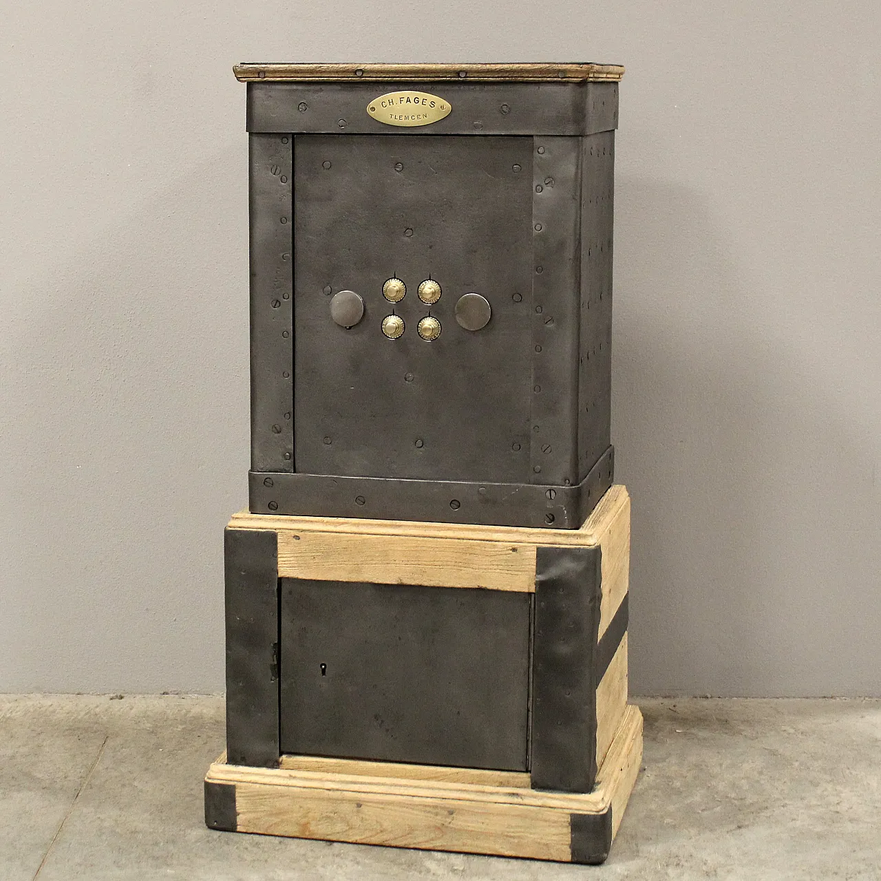 Cassaforte in ferro e legno , fine '800 1