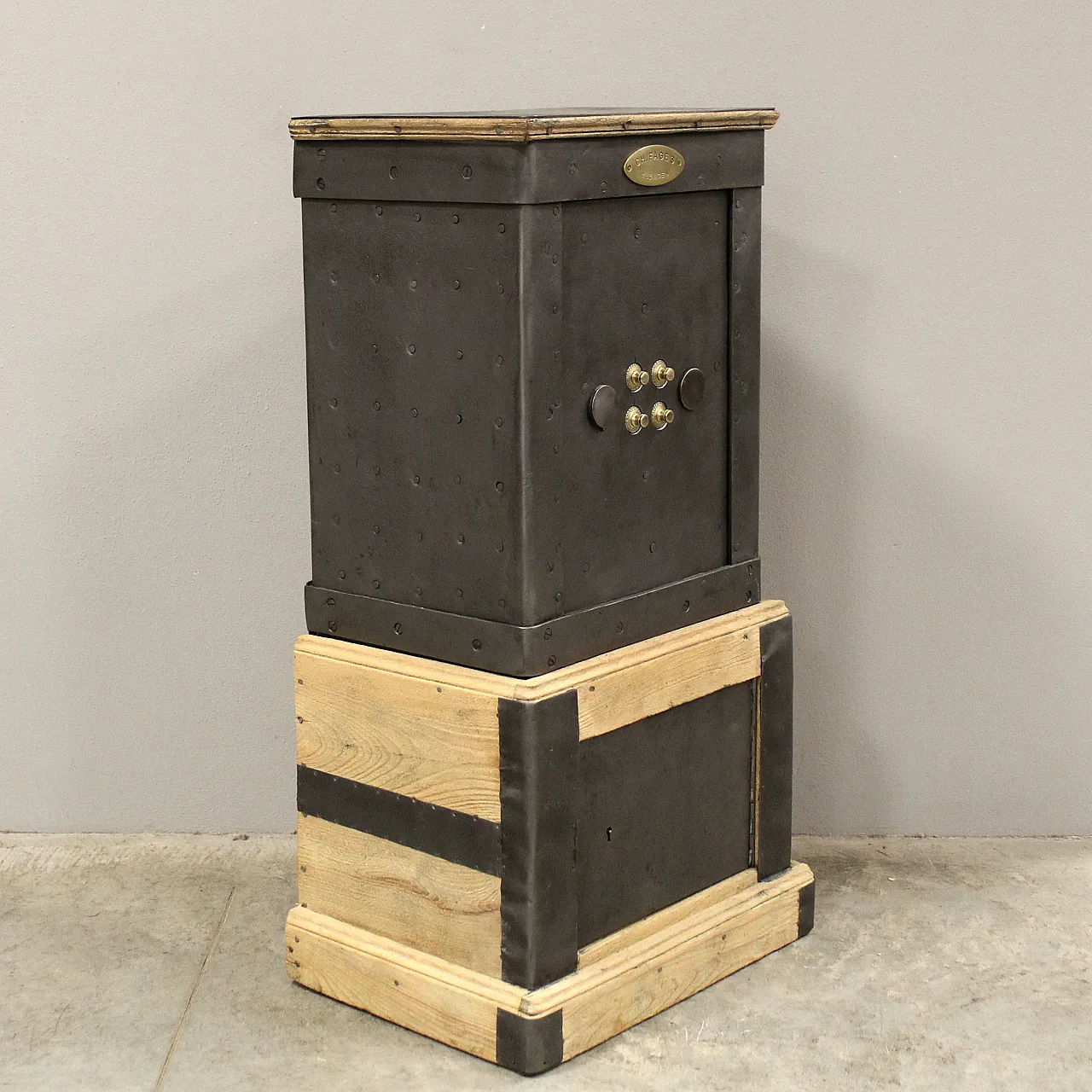Cassaforte in ferro e legno , fine '800 3