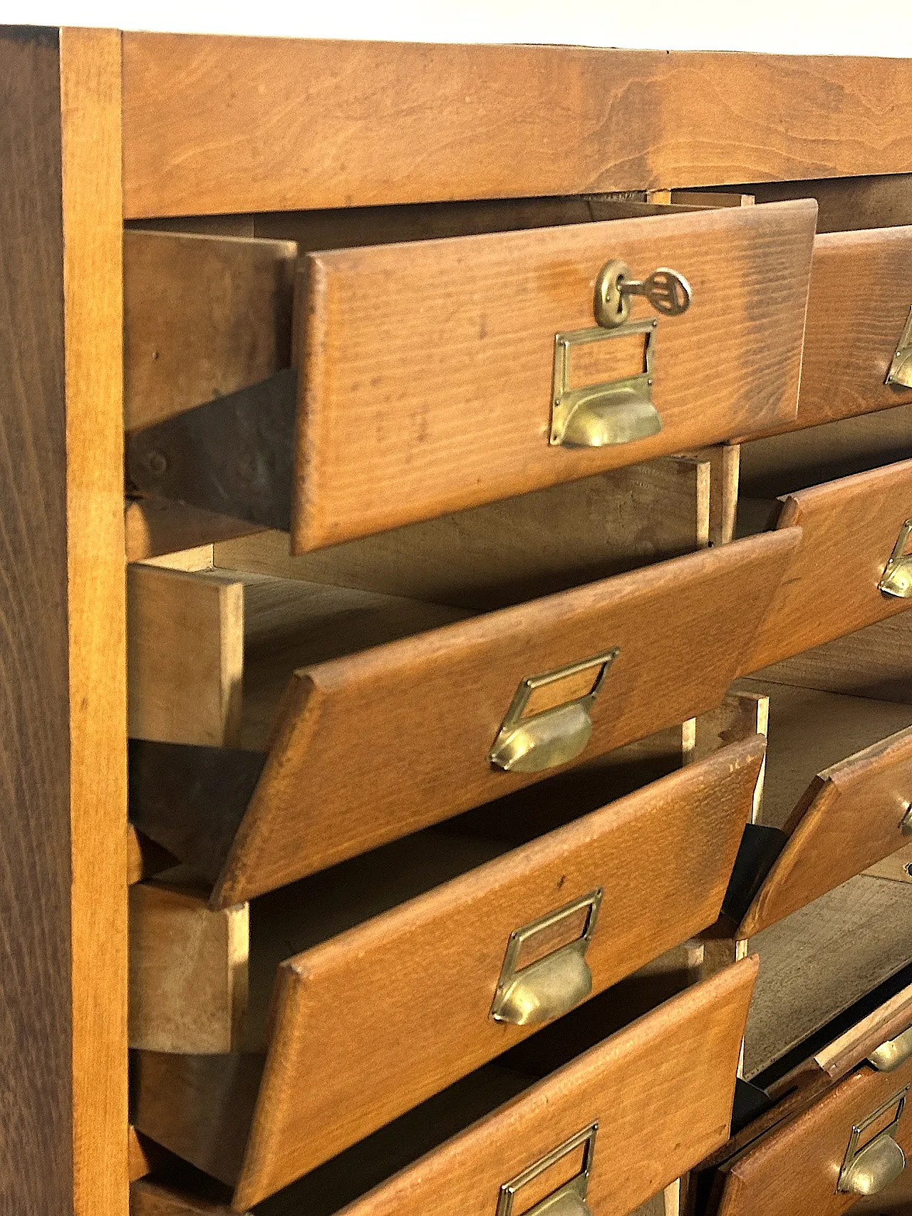 20-drawer archive cabinet, 1950s 5
