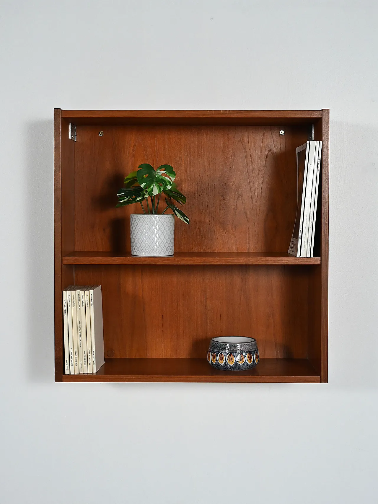 Scaffale a muro in teak scandinavo 1