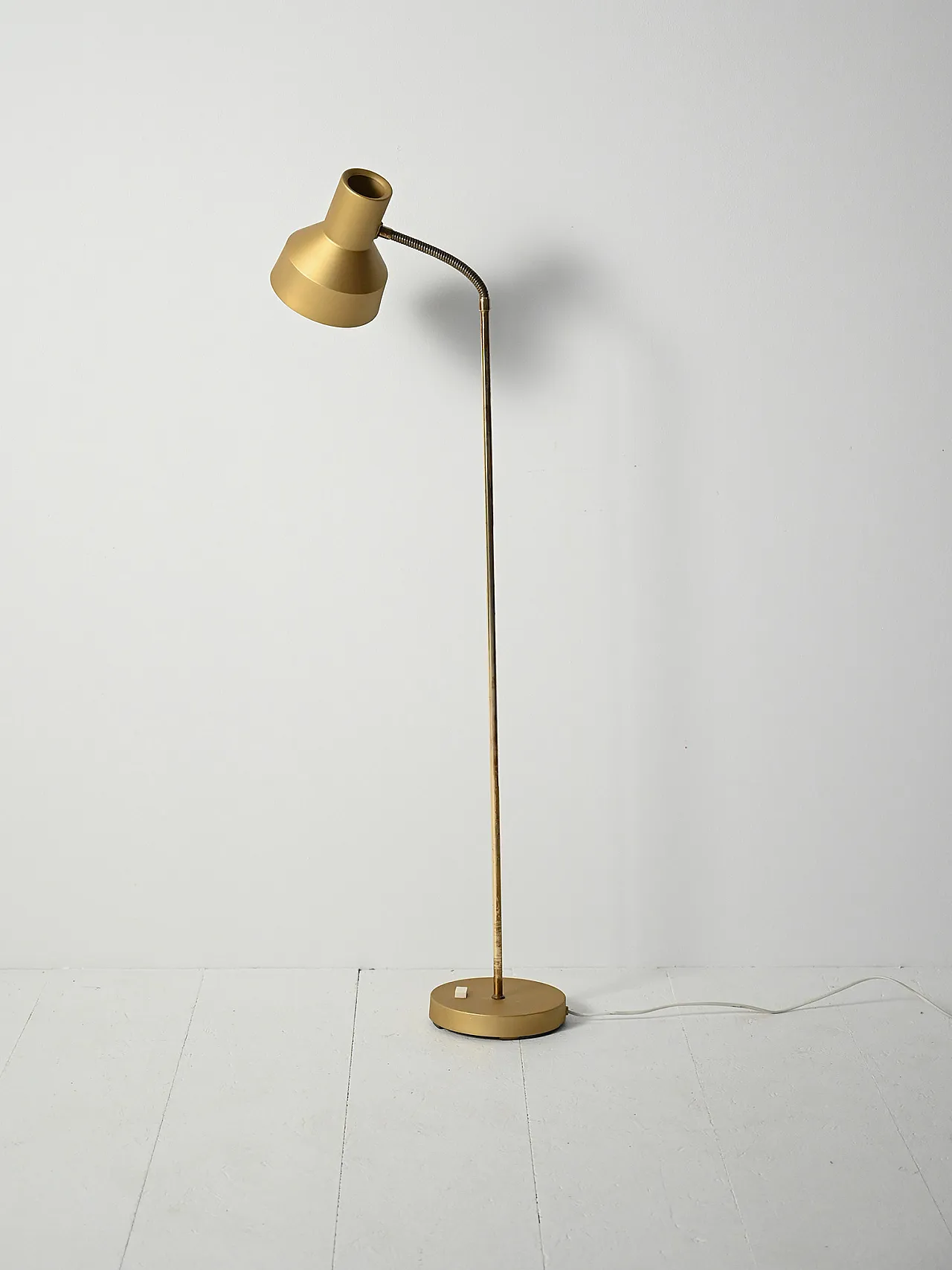 Lampada da terra scandinava in ottone e metallo cromato, anni '70 4