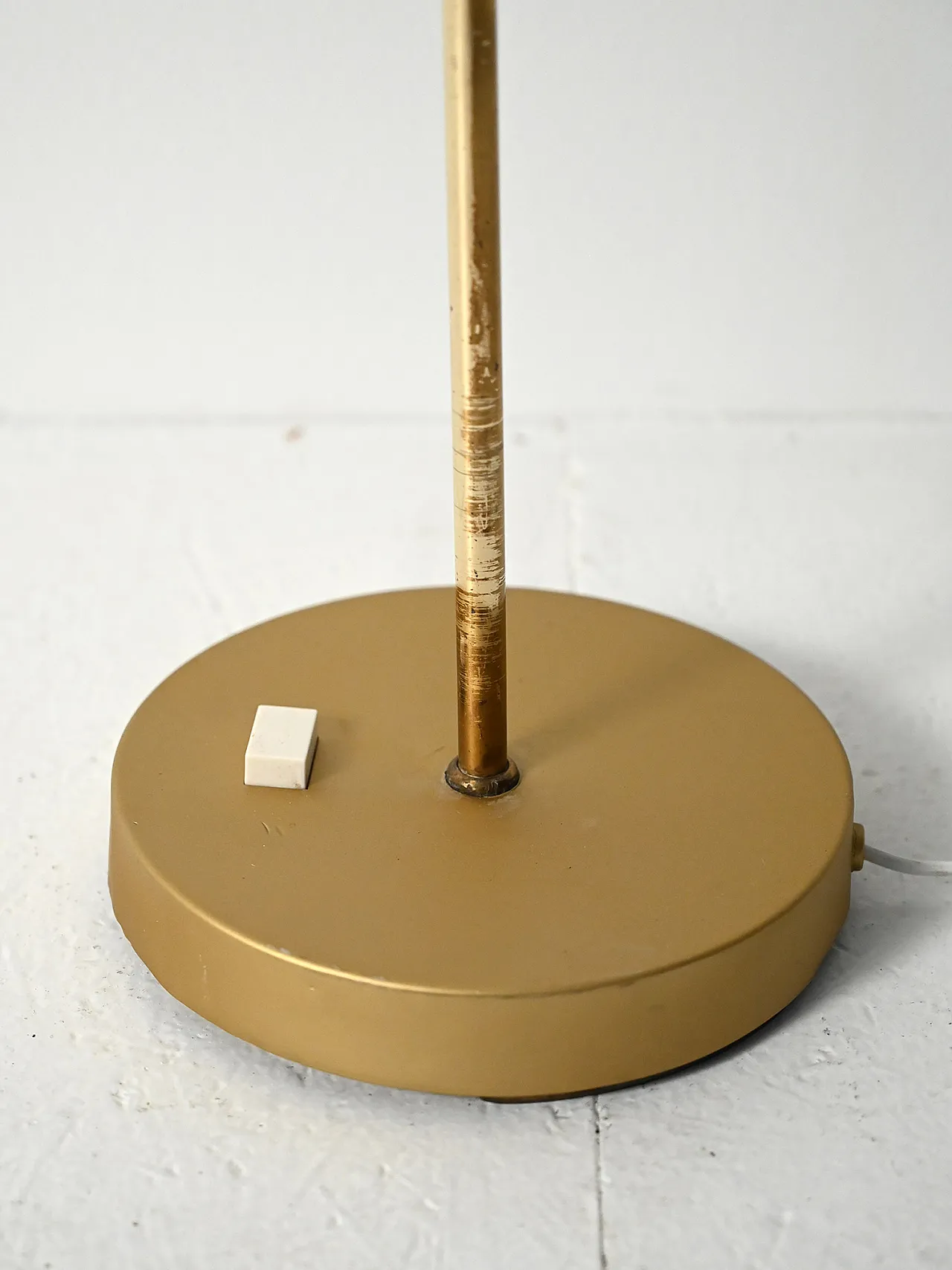 Lampada da terra scandinava in ottone e metallo cromato, anni '70 7