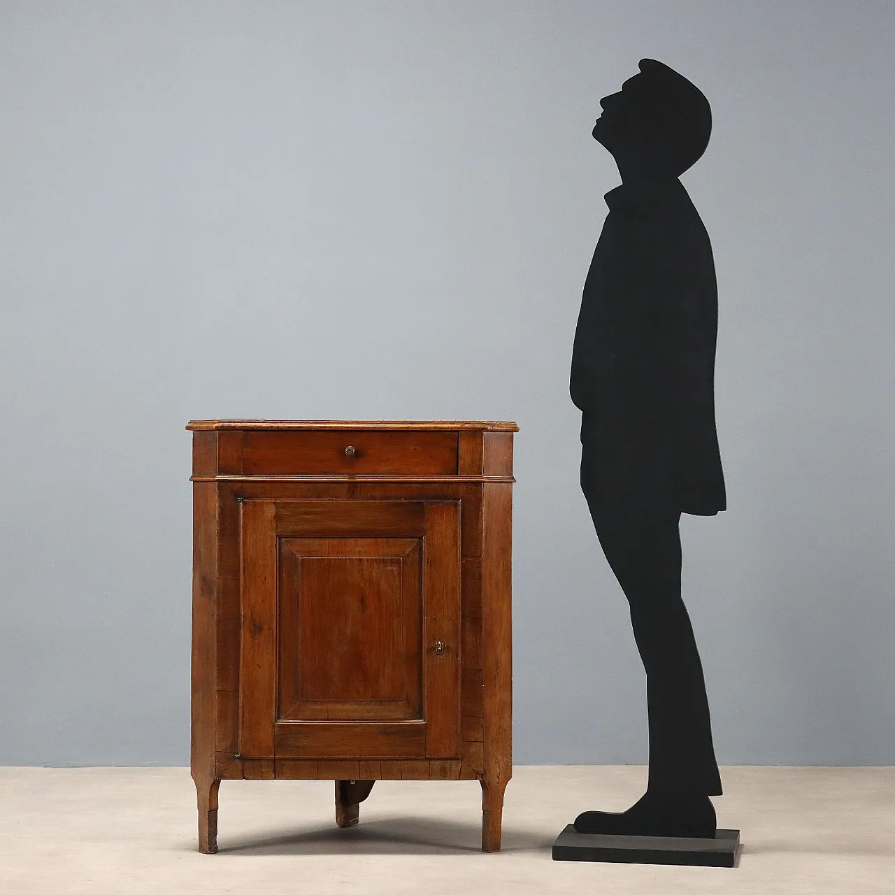 Walnut and poplar corner cabinet, mid-19th century 2