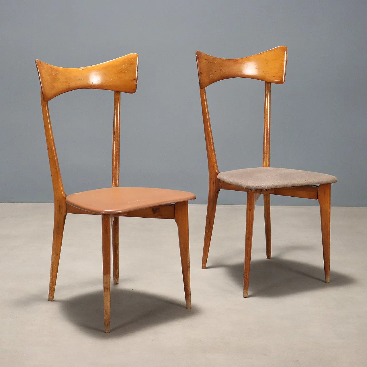 Pair of Parisi-style chairs in beech wood, 20th century 1