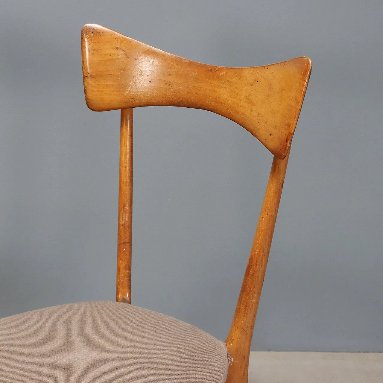 Pair of Parisi-style chairs in beech wood, 20th century 3