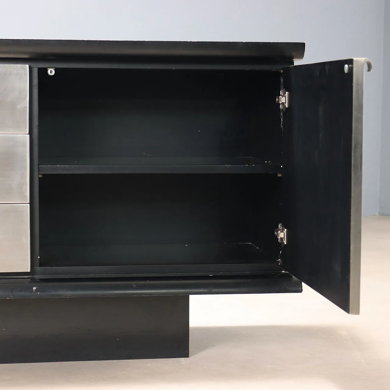 Lacquered wood and aluminum sideboard, 20th century 5