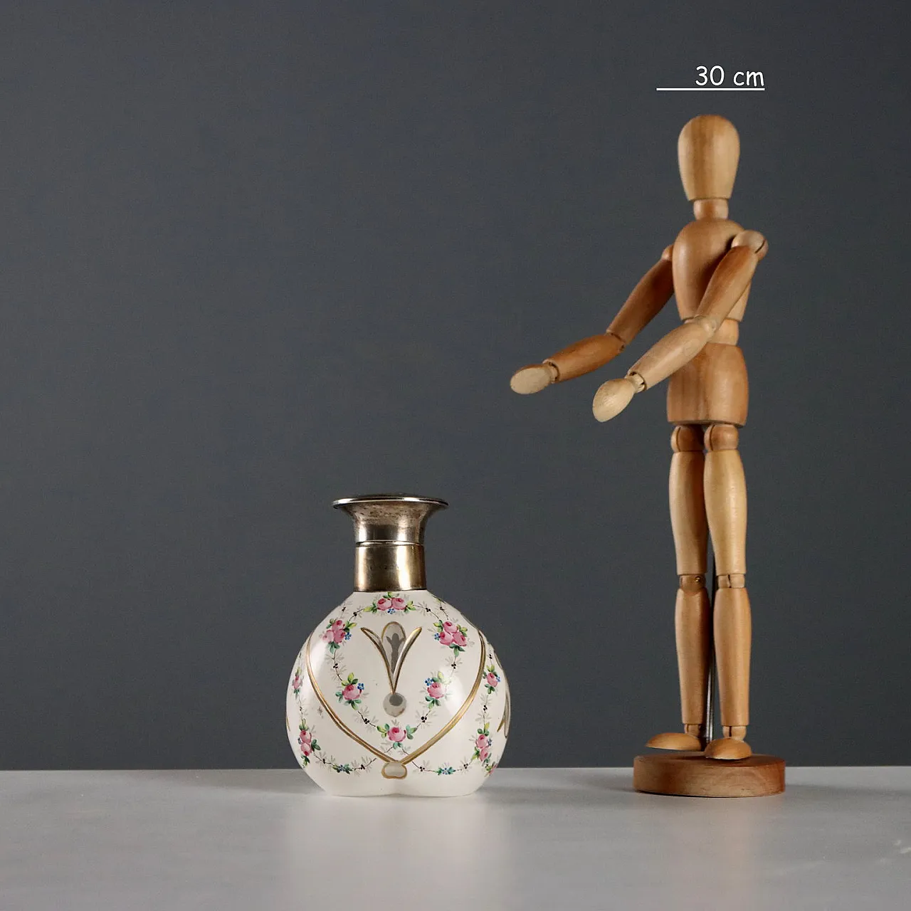 Bottiglia di profumo in vetro molato, '900 2