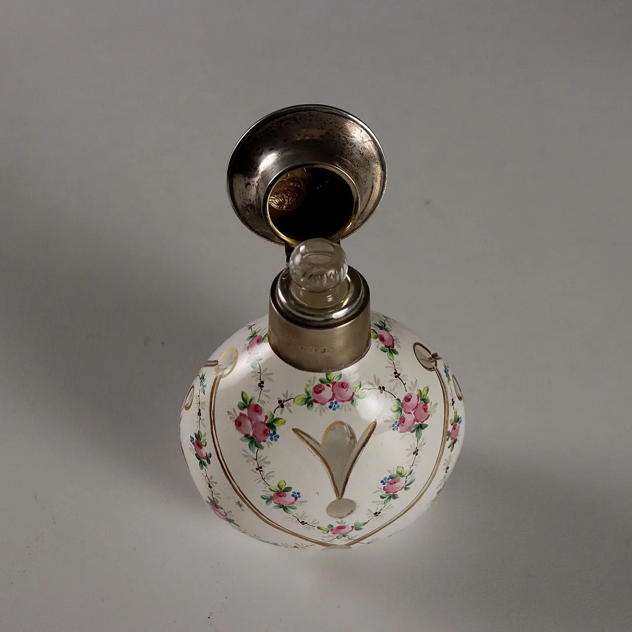 Bottiglia di profumo in vetro molato, '900 3