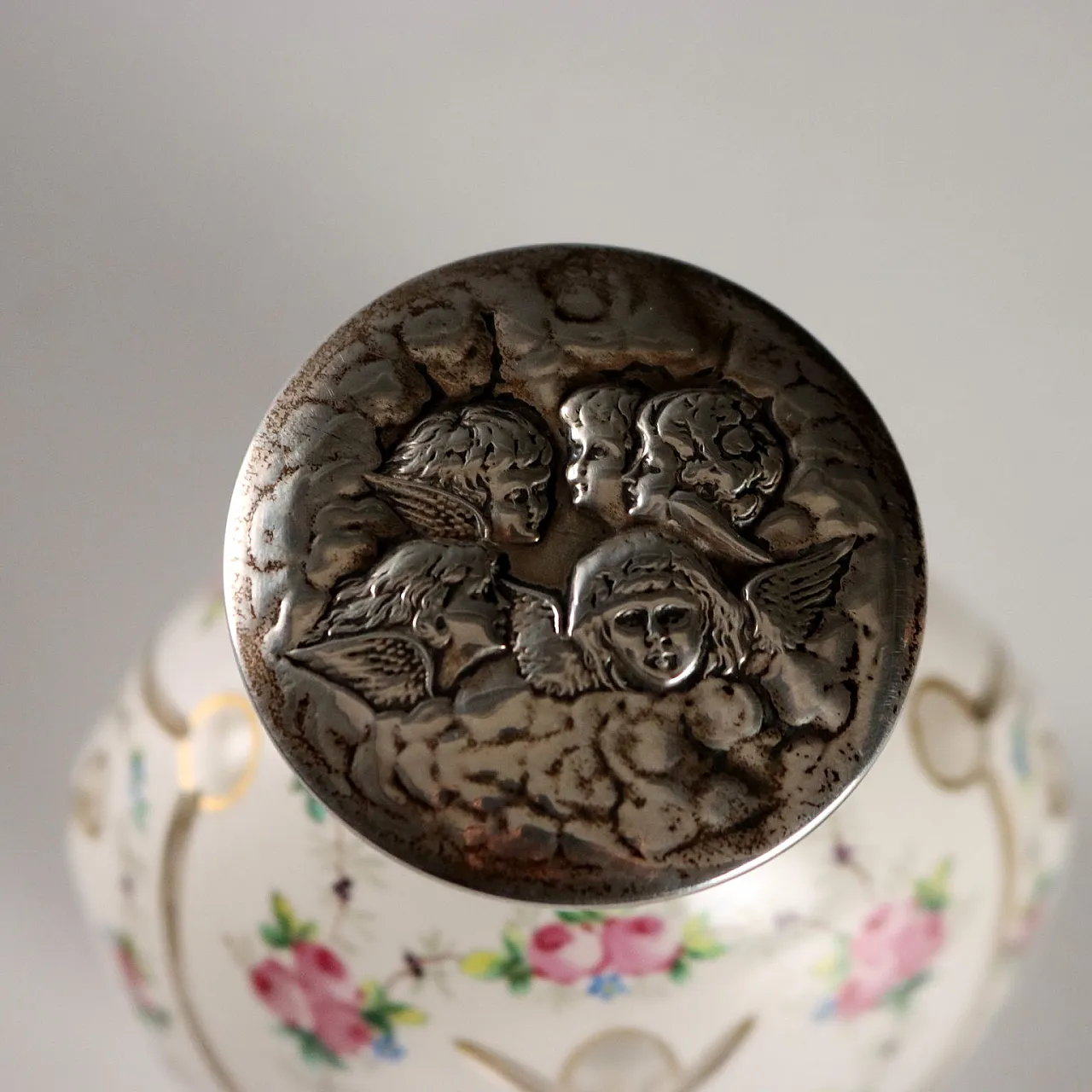 Bottiglia di profumo in vetro molato, '900 4