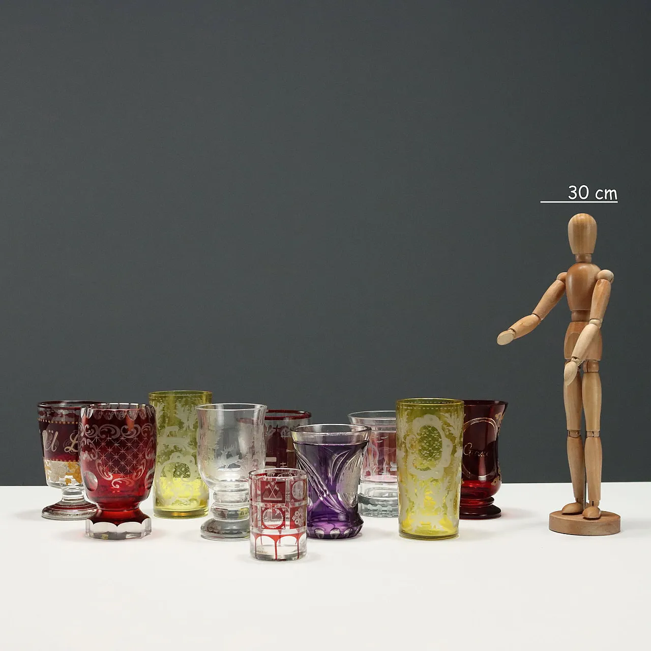 10 Bicchieri in vetro molato, inciso e dipinto, '900 2