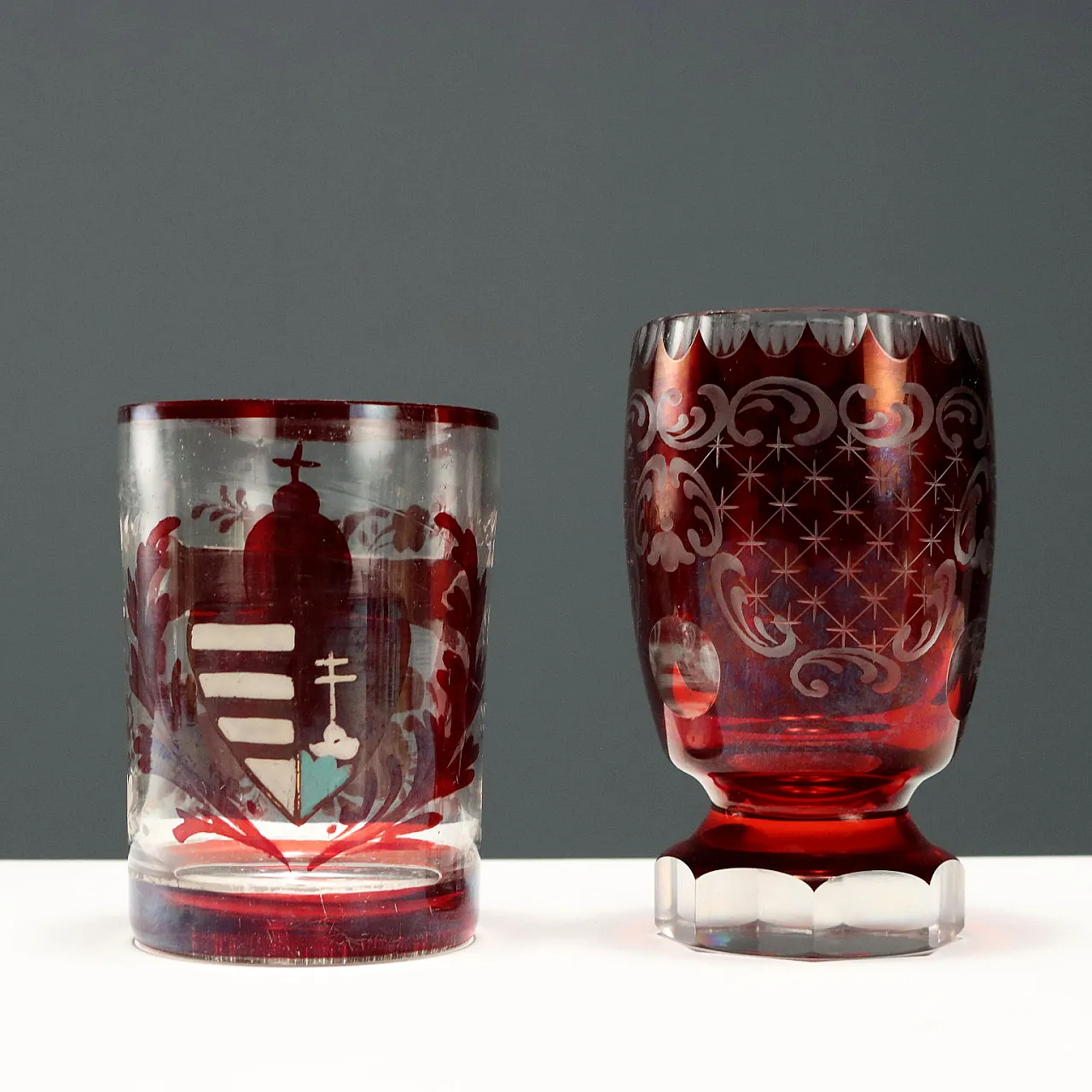 10 Bicchieri in vetro molato, inciso e dipinto, '900 6