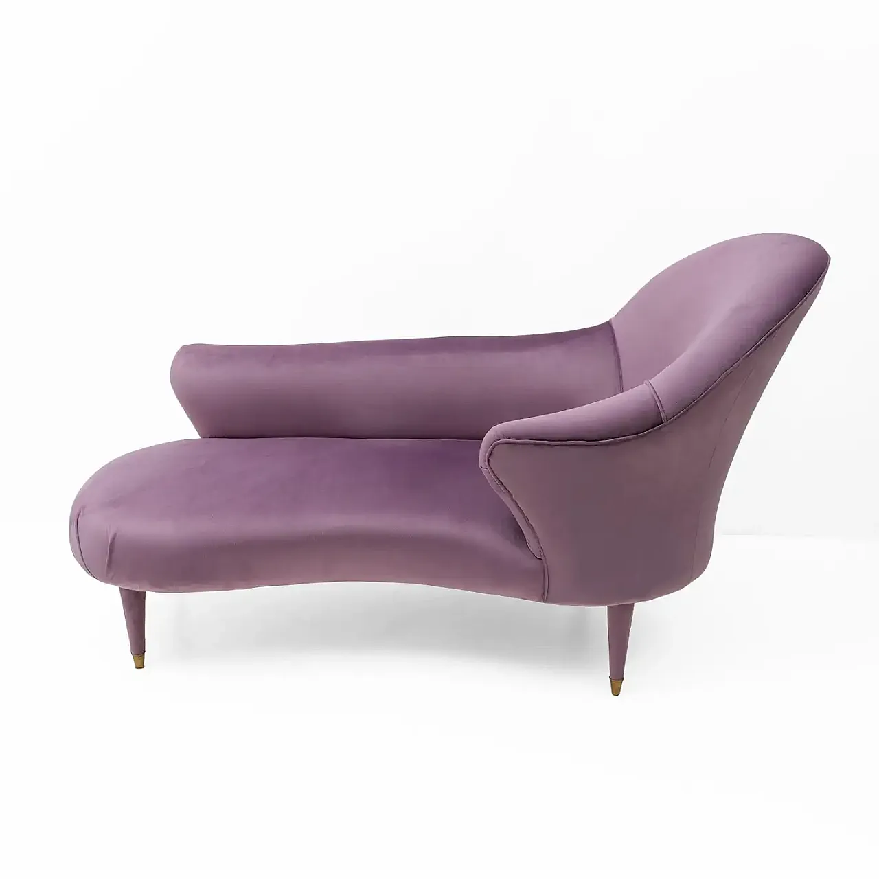 Mid-Century dormeuse in mauve velvet with brass feet, 1950s 1