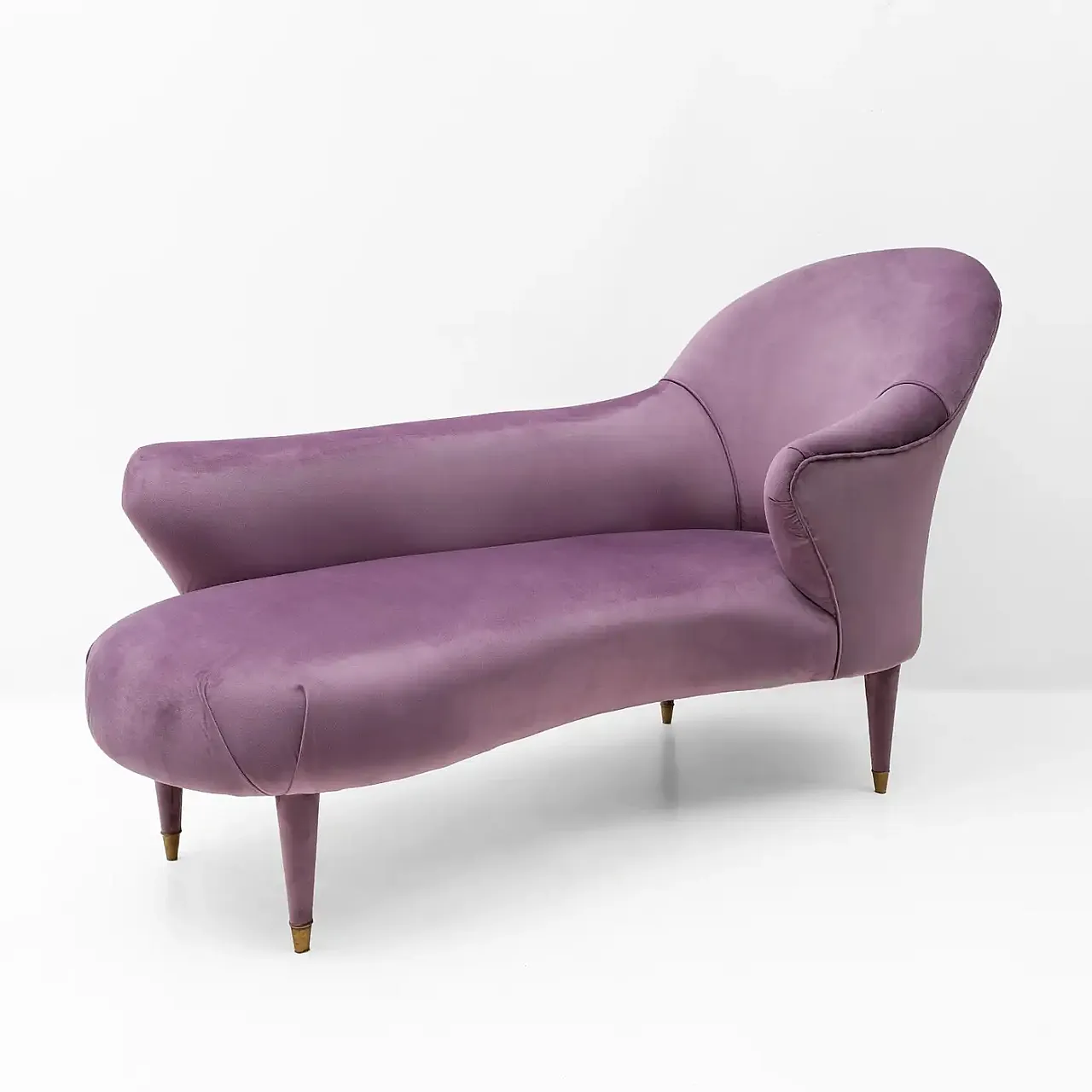 Mid-Century dormeuse in mauve velvet with brass feet, 1950s 2