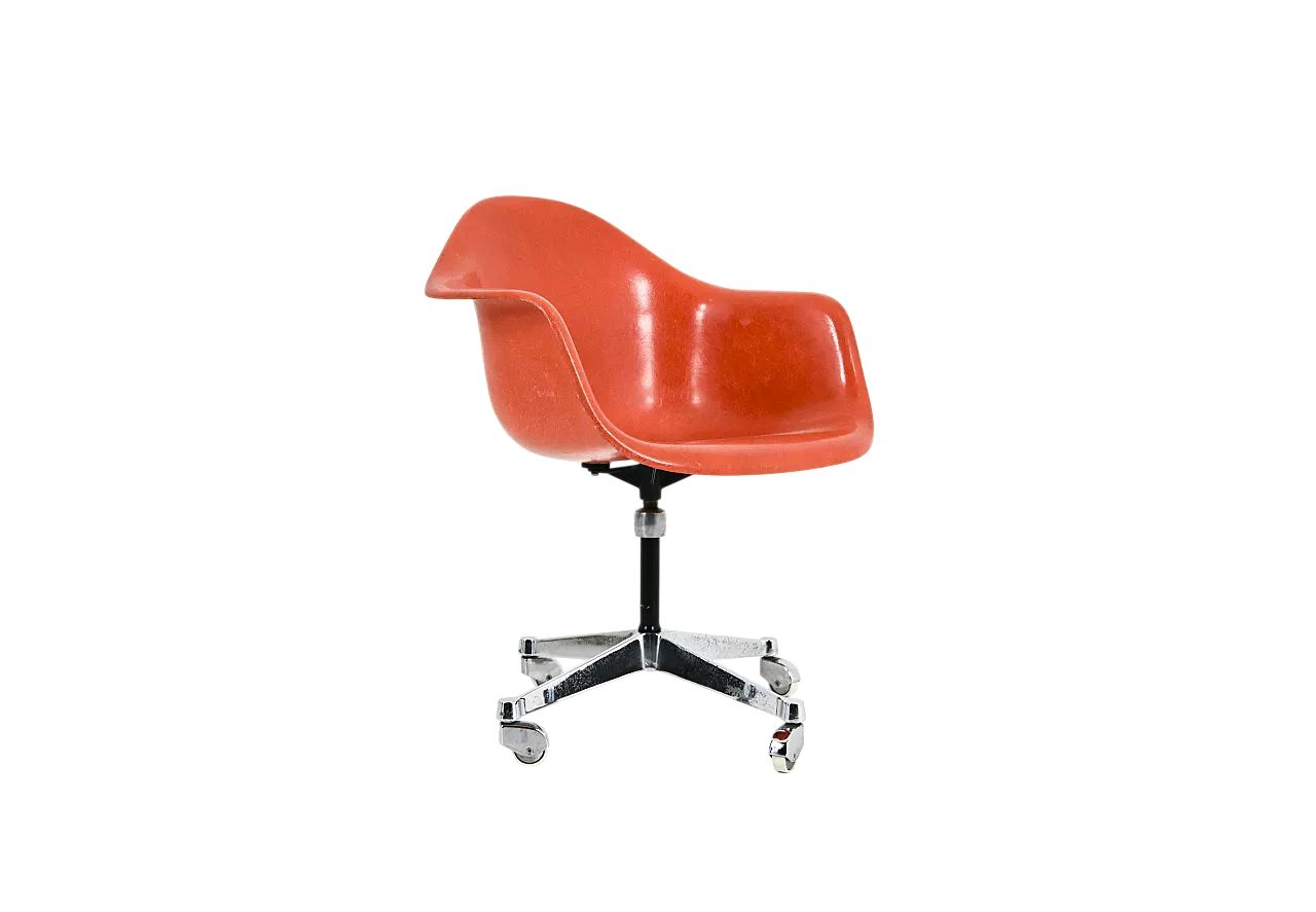 Poltrona di Charles e Ray Eames per Herman Miller, anni '70 11