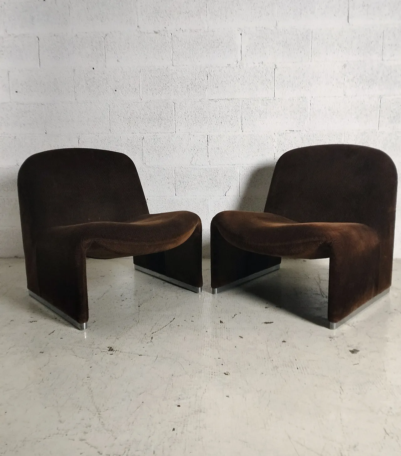 Pair of brown velvet Alky chairs by G.Piretti for A.Castelli, 70s 2