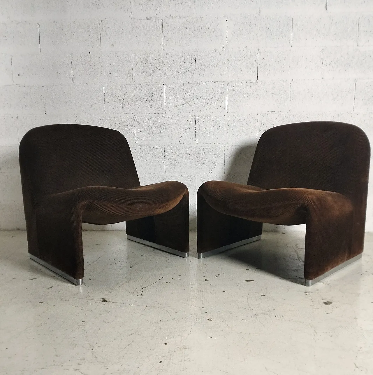Pair of brown velvet Alky chairs by G.Piretti for A.Castelli, 70s 3