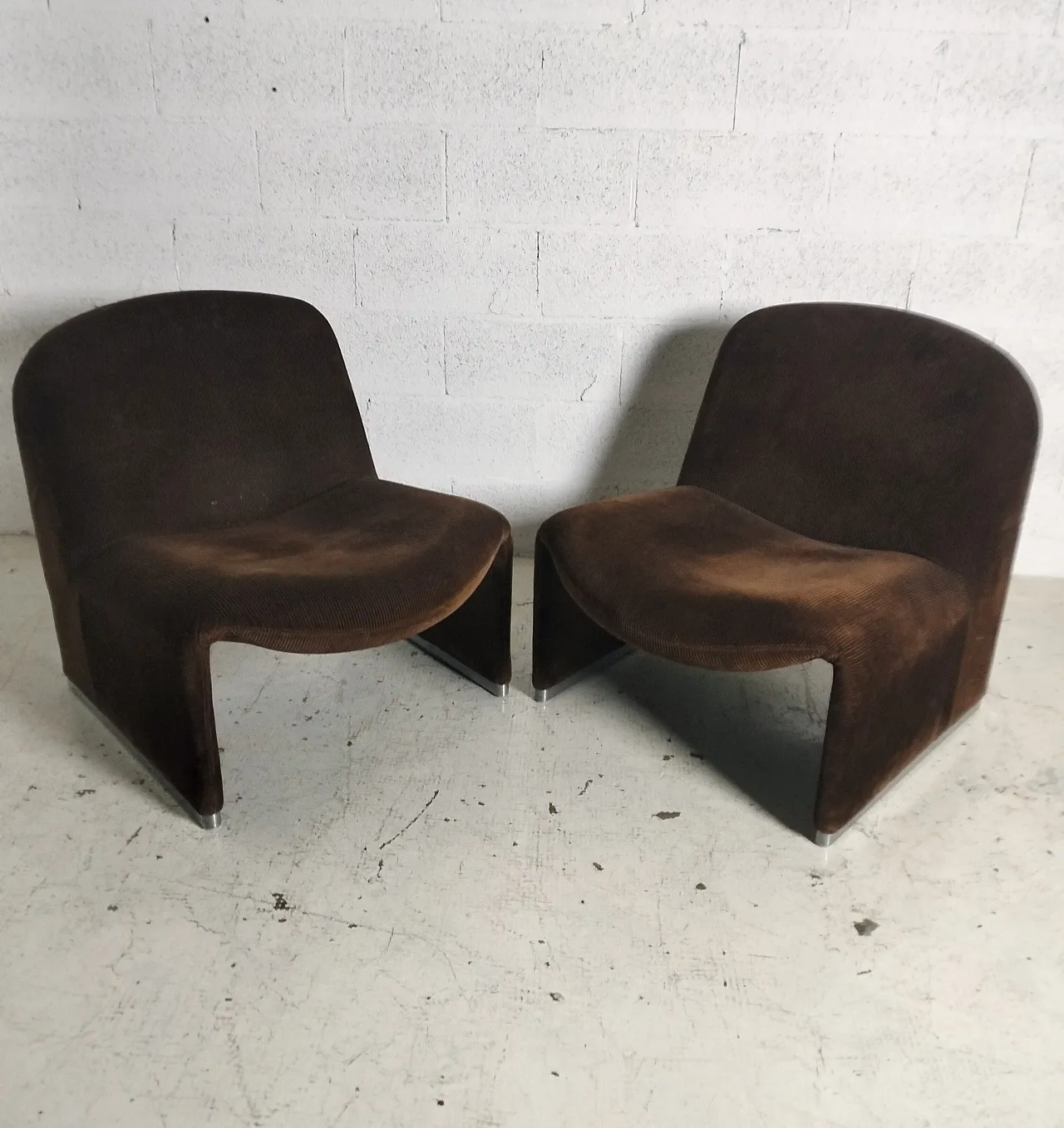 Pair of brown velvet Alky chairs by G.Piretti for A.Castelli, 70s 4