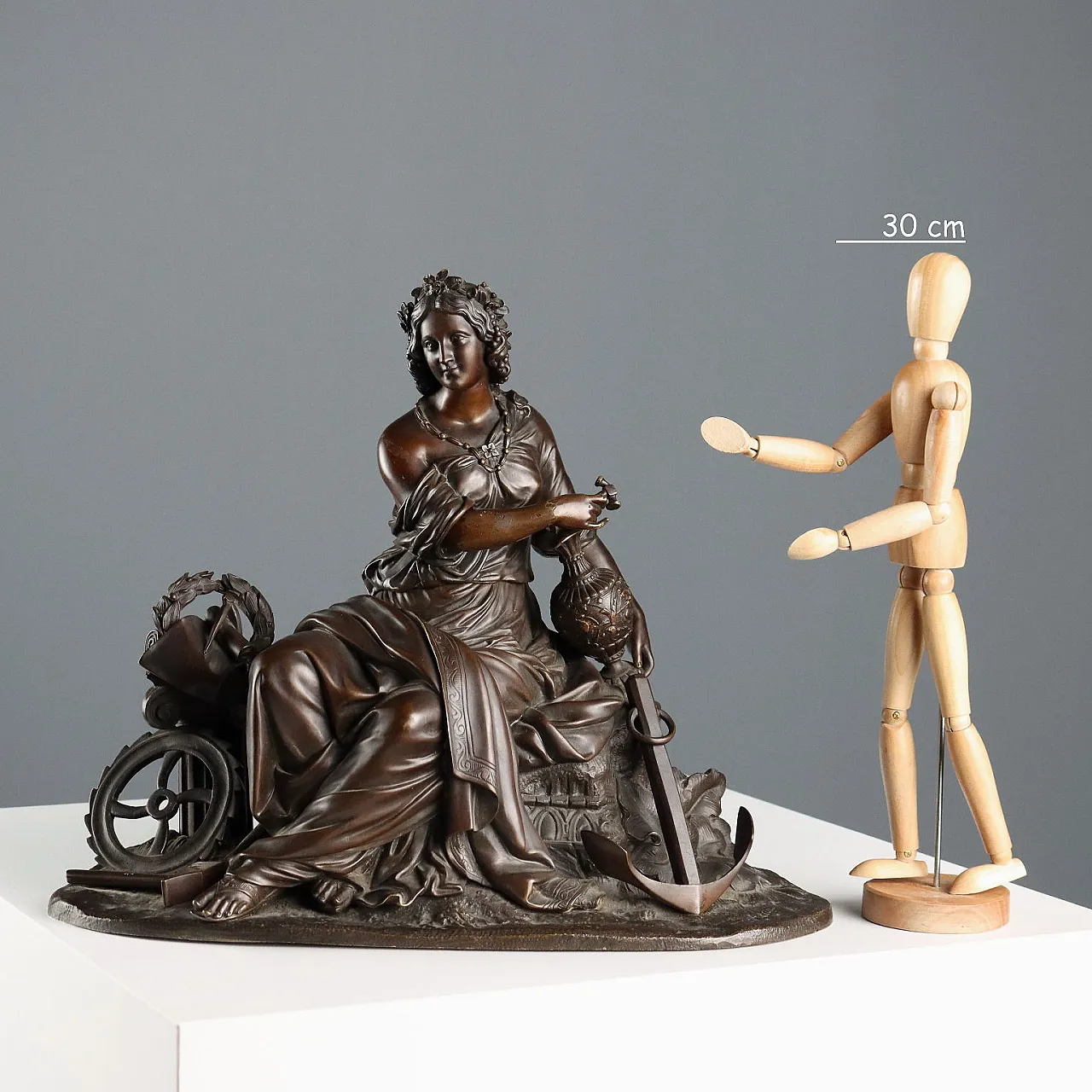 Young woman, bronze sculpture by Moreau, 20th century 2
