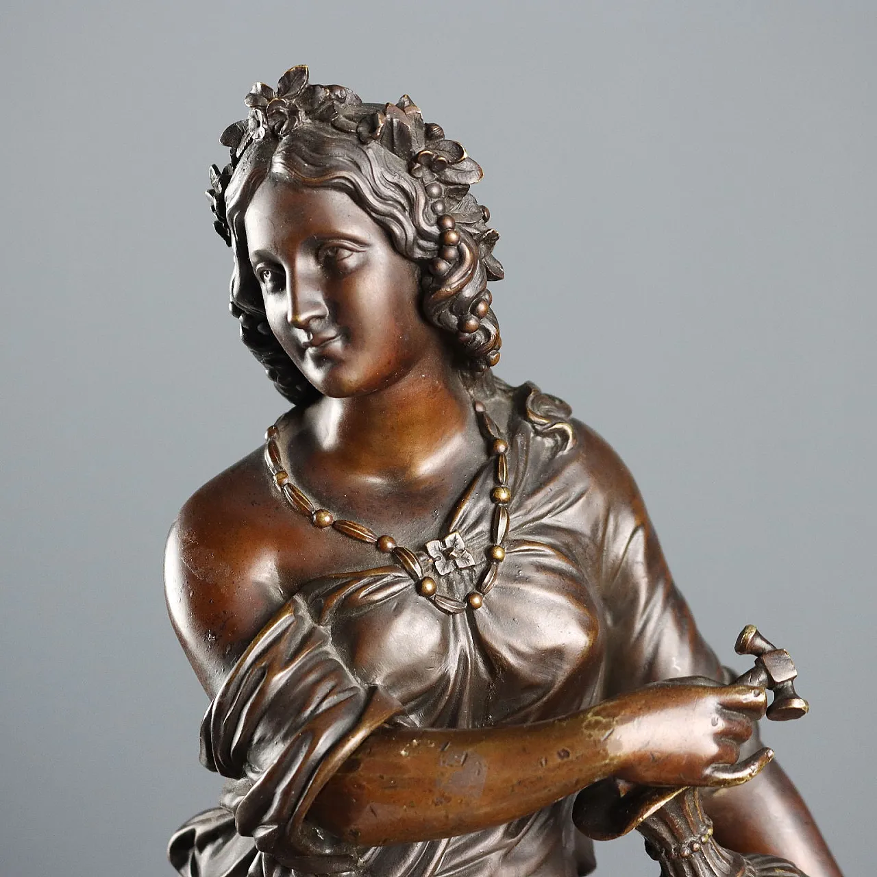 Young woman, bronze sculpture by Moreau, 20th century 3