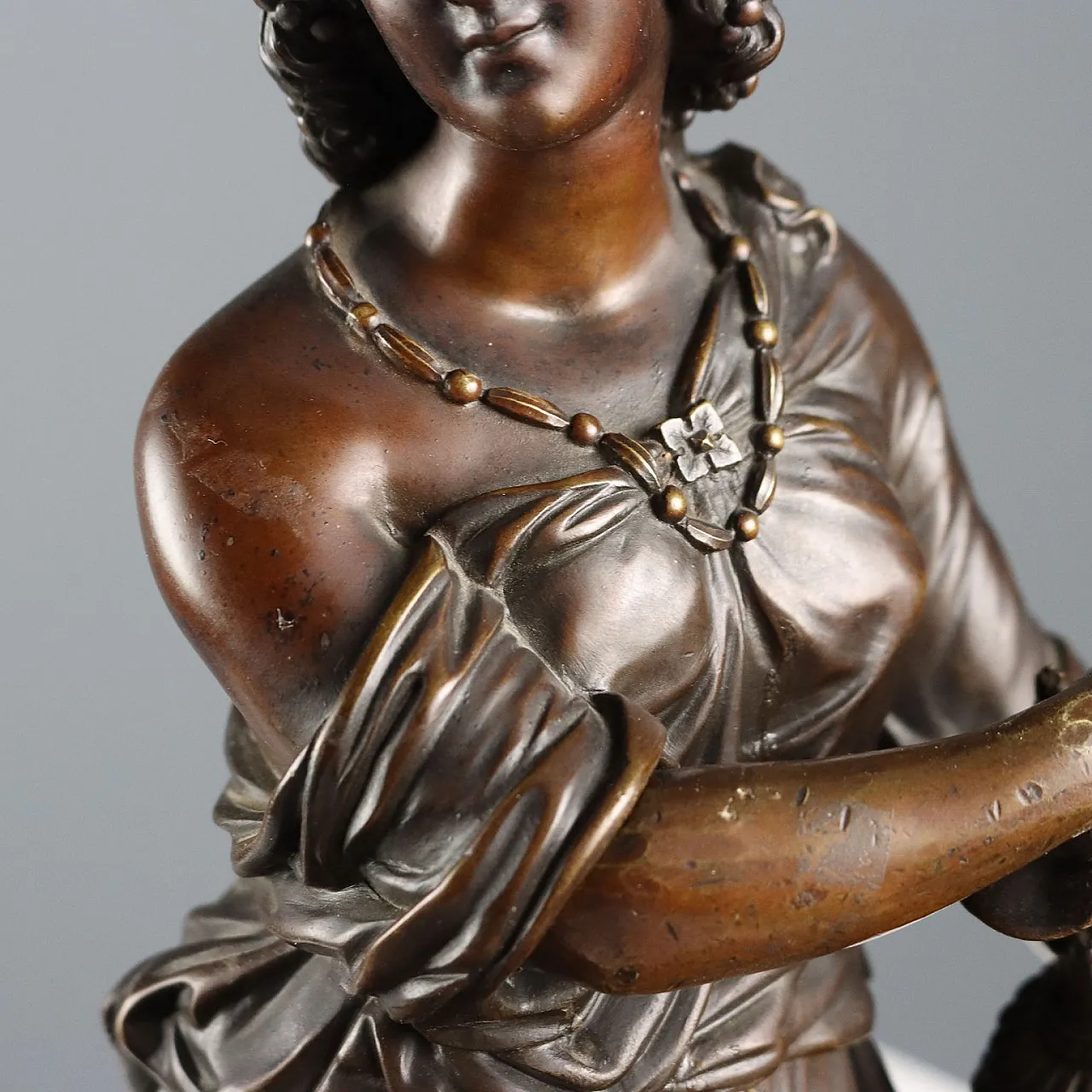 Young woman, bronze sculpture by Moreau, 20th century 4