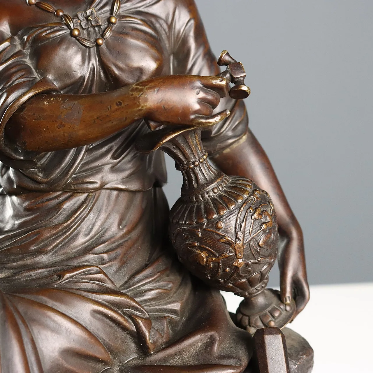 Young woman, bronze sculpture by Moreau, 20th century 5