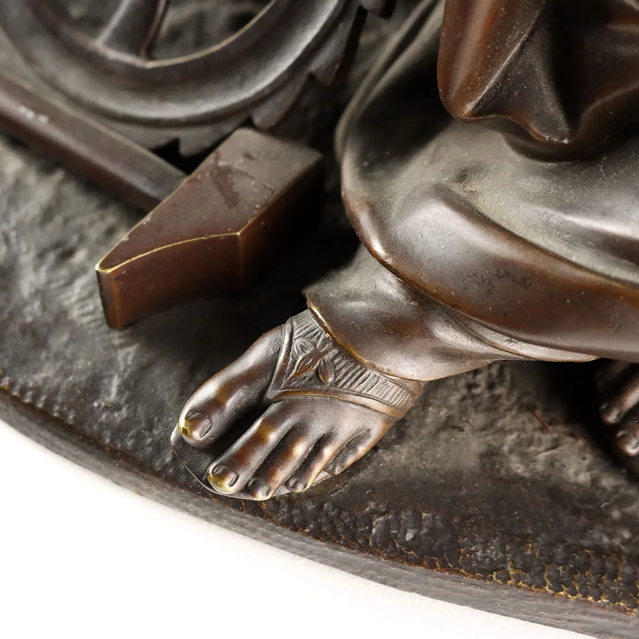 Young woman, bronze sculpture by Moreau, 20th century 10